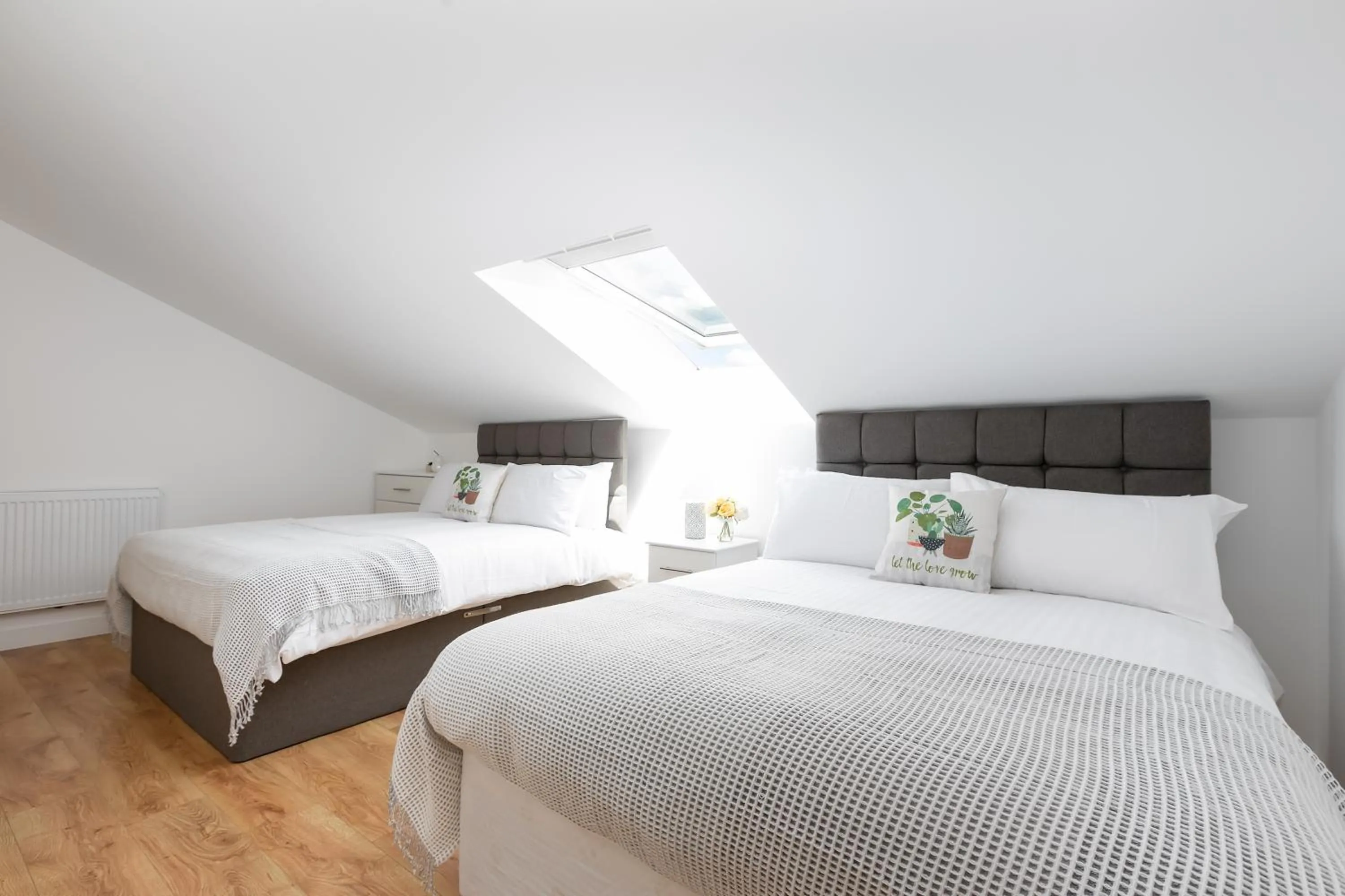 Bed in Skyvillion - COZY APARTMENTS in Enfield Town With Free Parking & Wifi