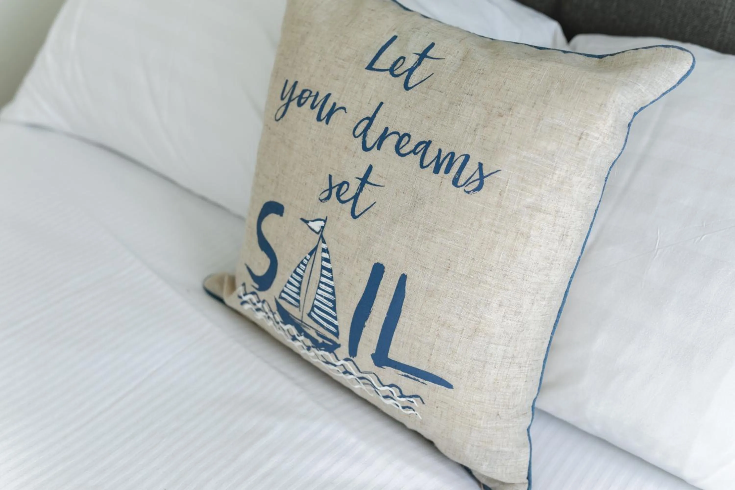 Bed in Skyvillion - COZY APARTMENTS in Enfield Town With Free Parking & Wifi