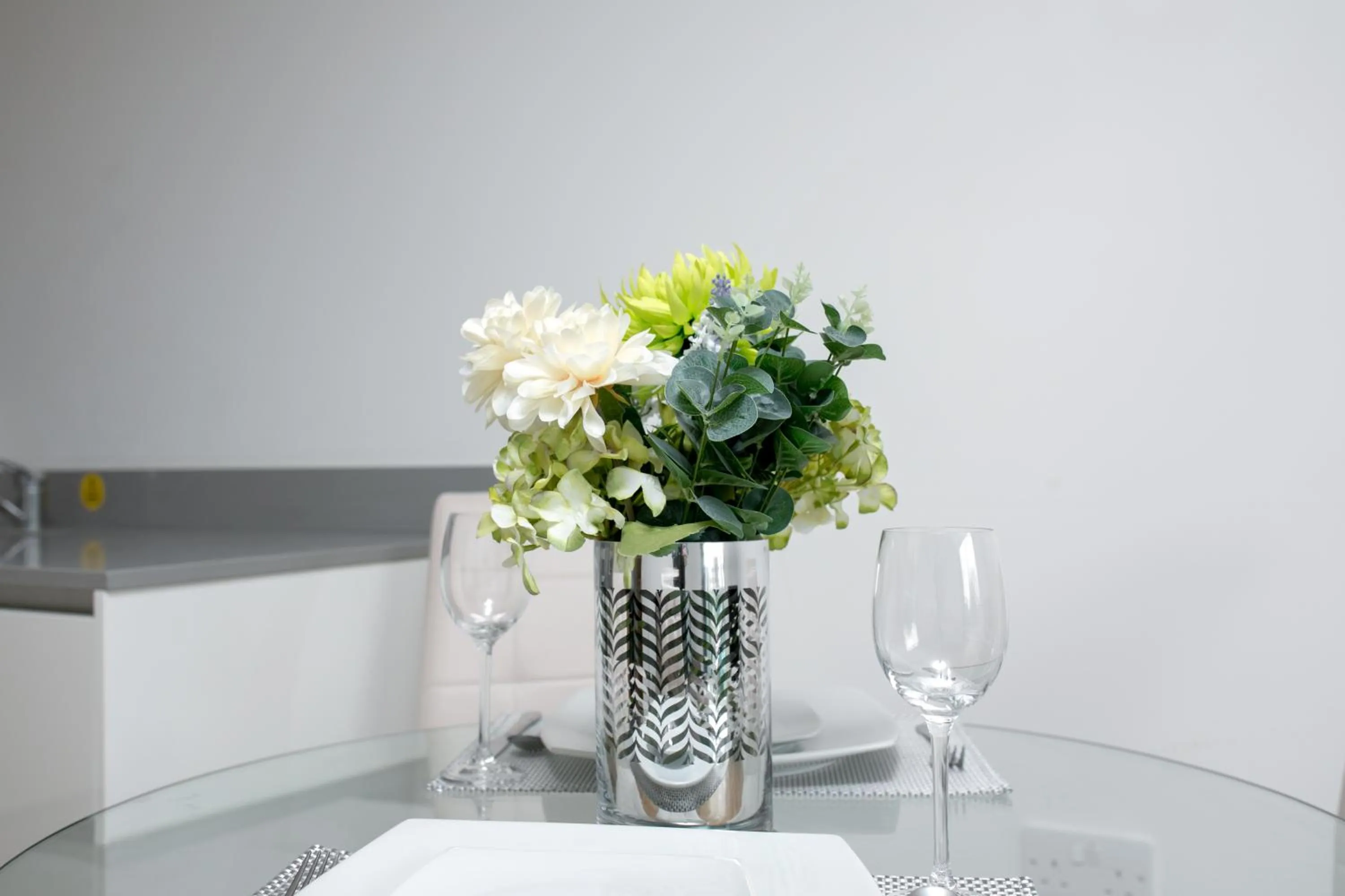 Dining area in Skyvillion - COZY APARTMENTS in Enfield Town With Free Parking & Wifi