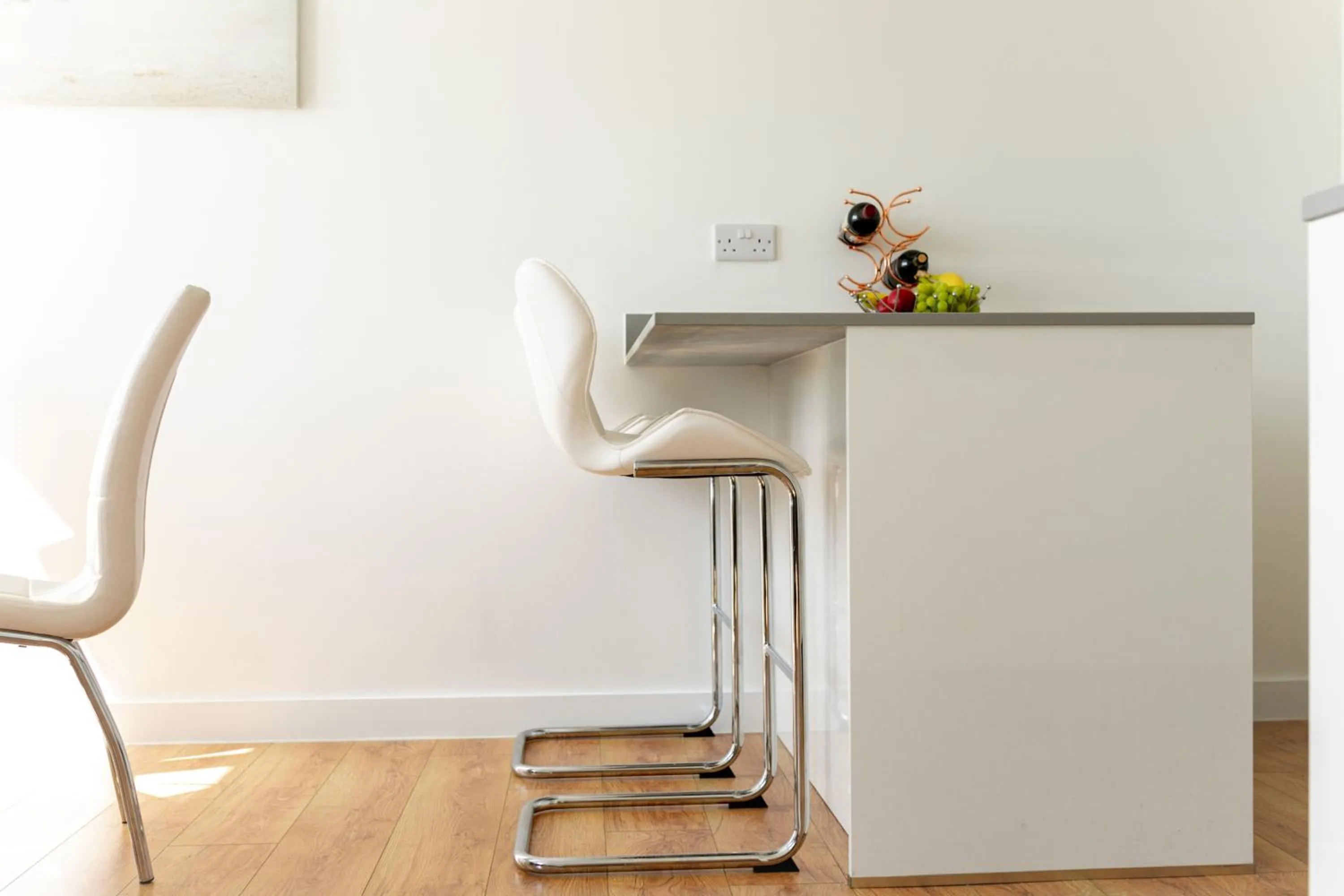 Coffee/tea facilities in Skyvillion - COZY APARTMENTS in Enfield Town With Free Parking & Wifi