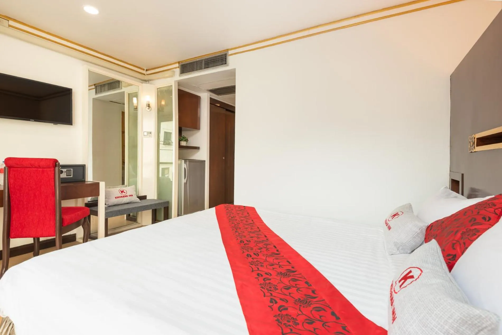 Bathroom, Bed in Khurana Inn