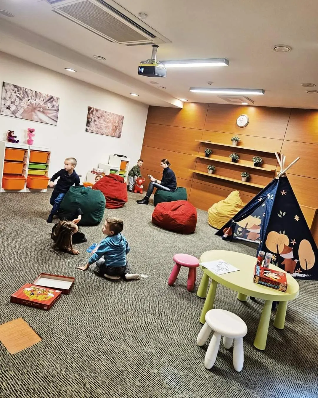 Children play ground in De Lita