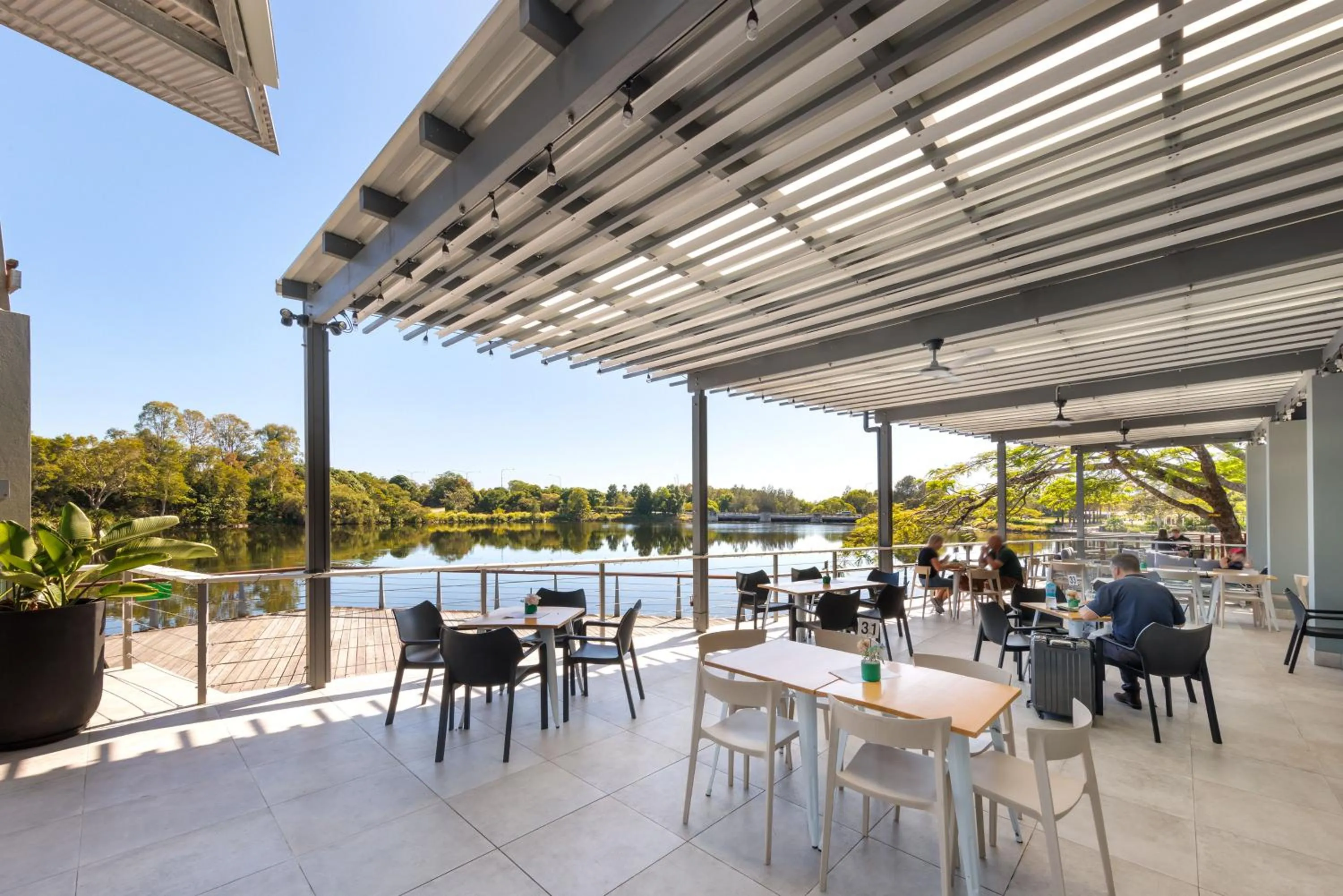 Restaurant/places to eat in Best Western Plus North Lakes Hotel