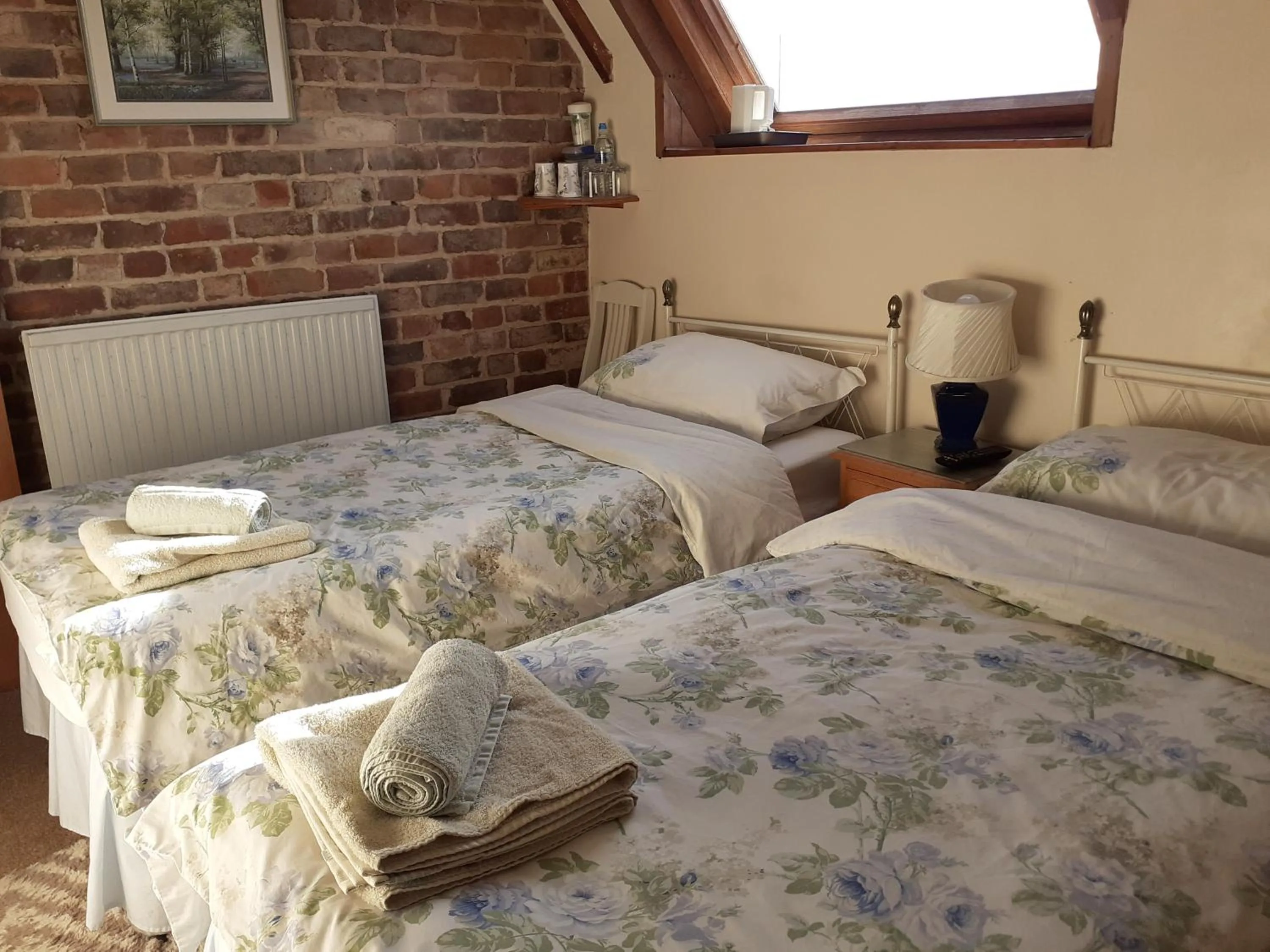 Bedroom, Bed in Bluebell Farm