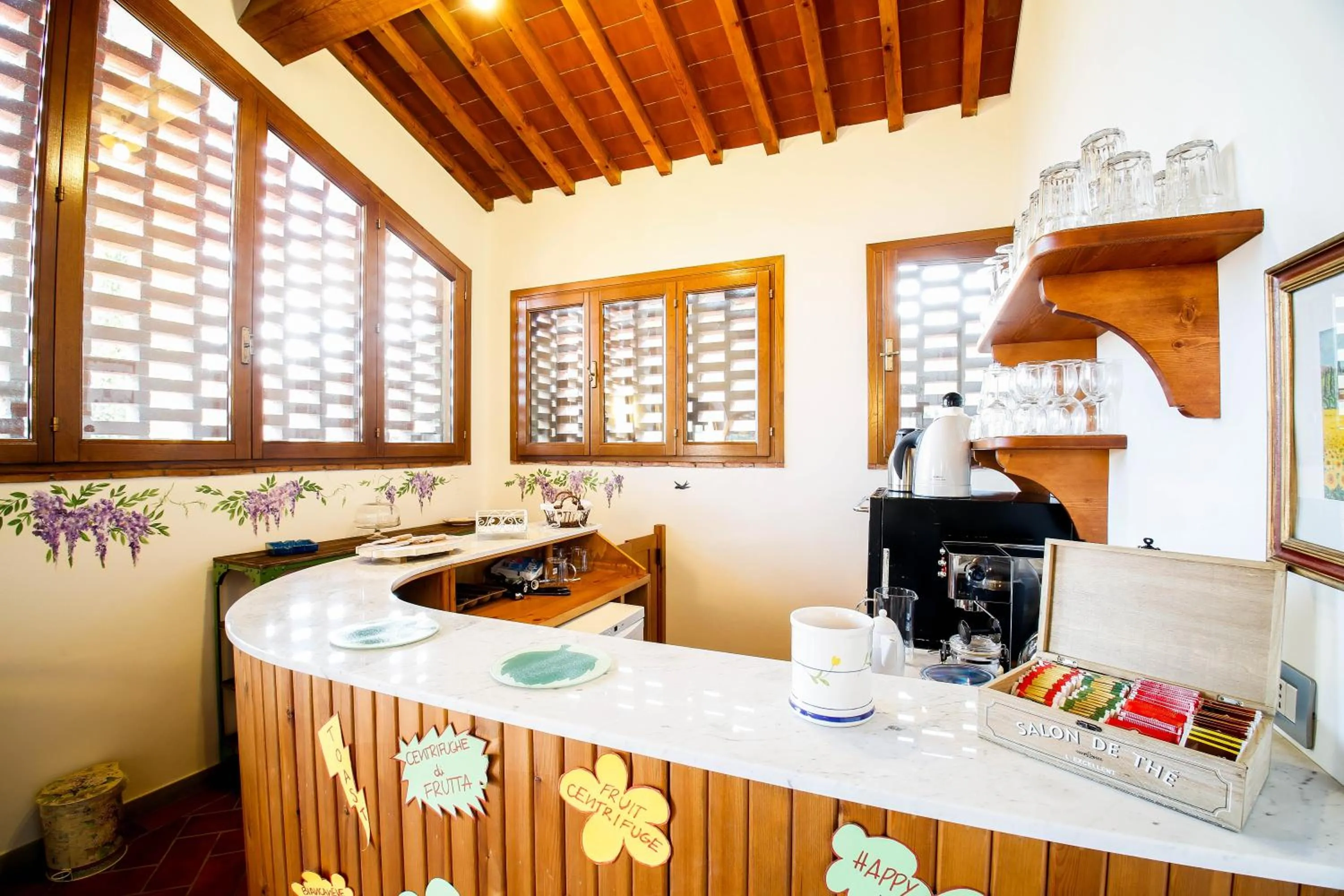 Lounge or bar in Gatto Bianco Tizzauli