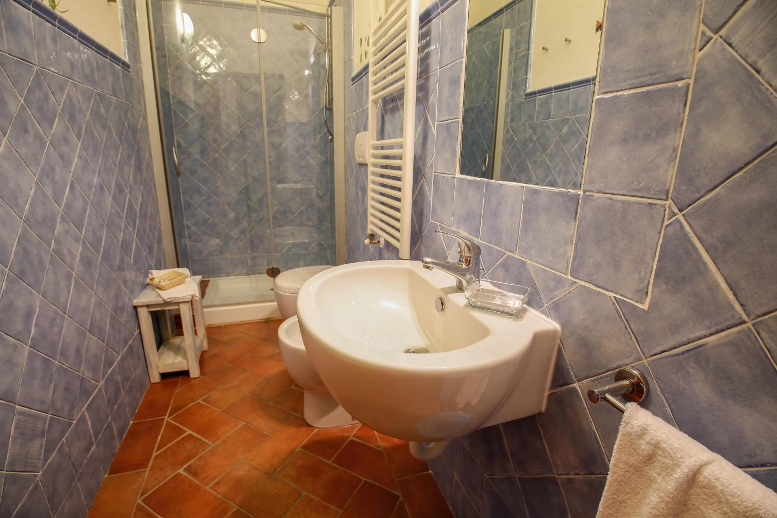 Shower in Gatto Bianco Tizzauli