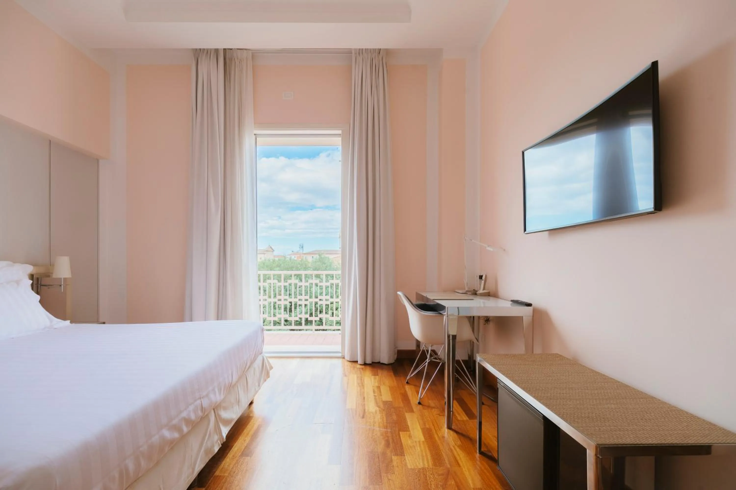 Bedroom, Bed in Hotel Miramare