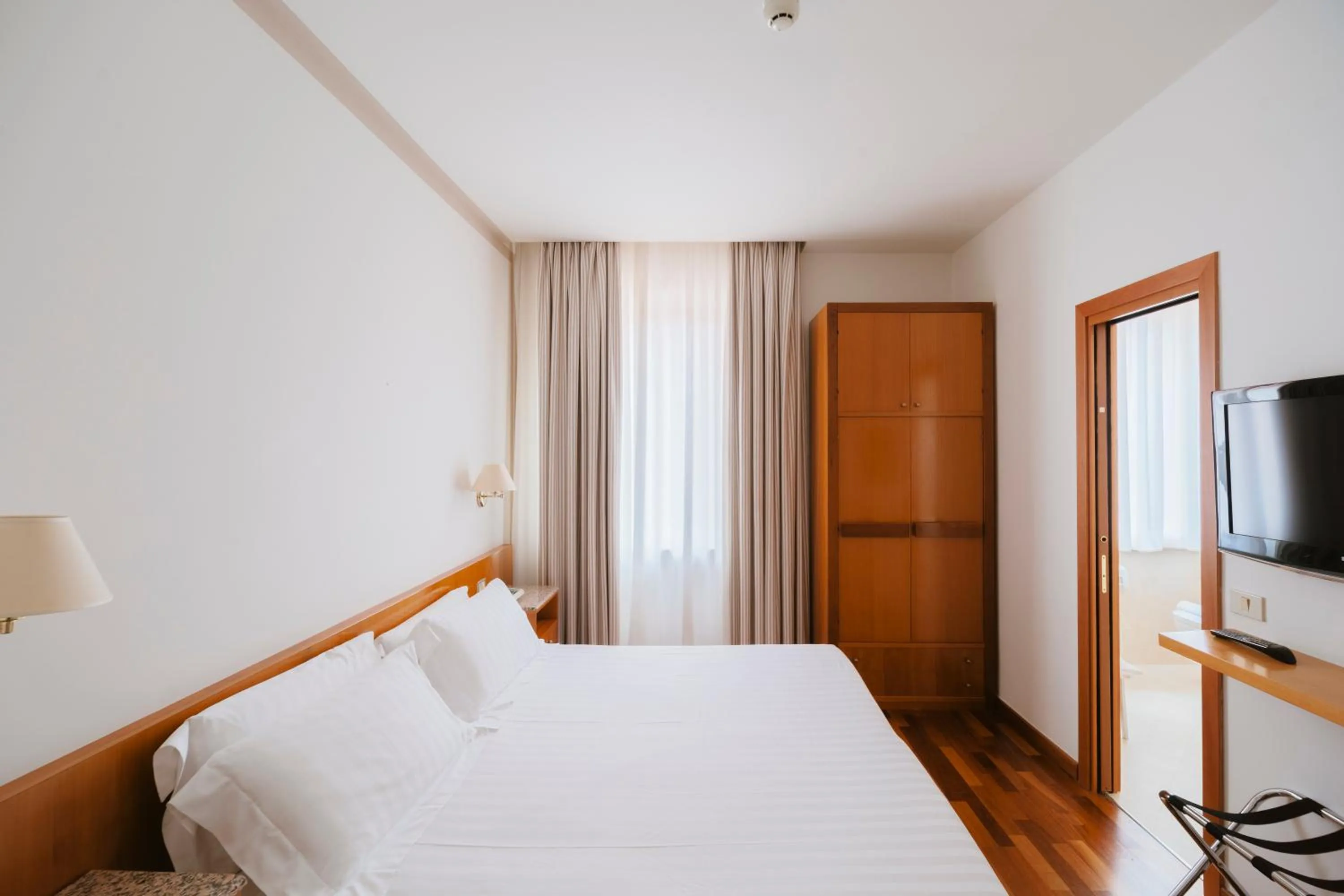 Bedroom, Bed in Hotel Miramare