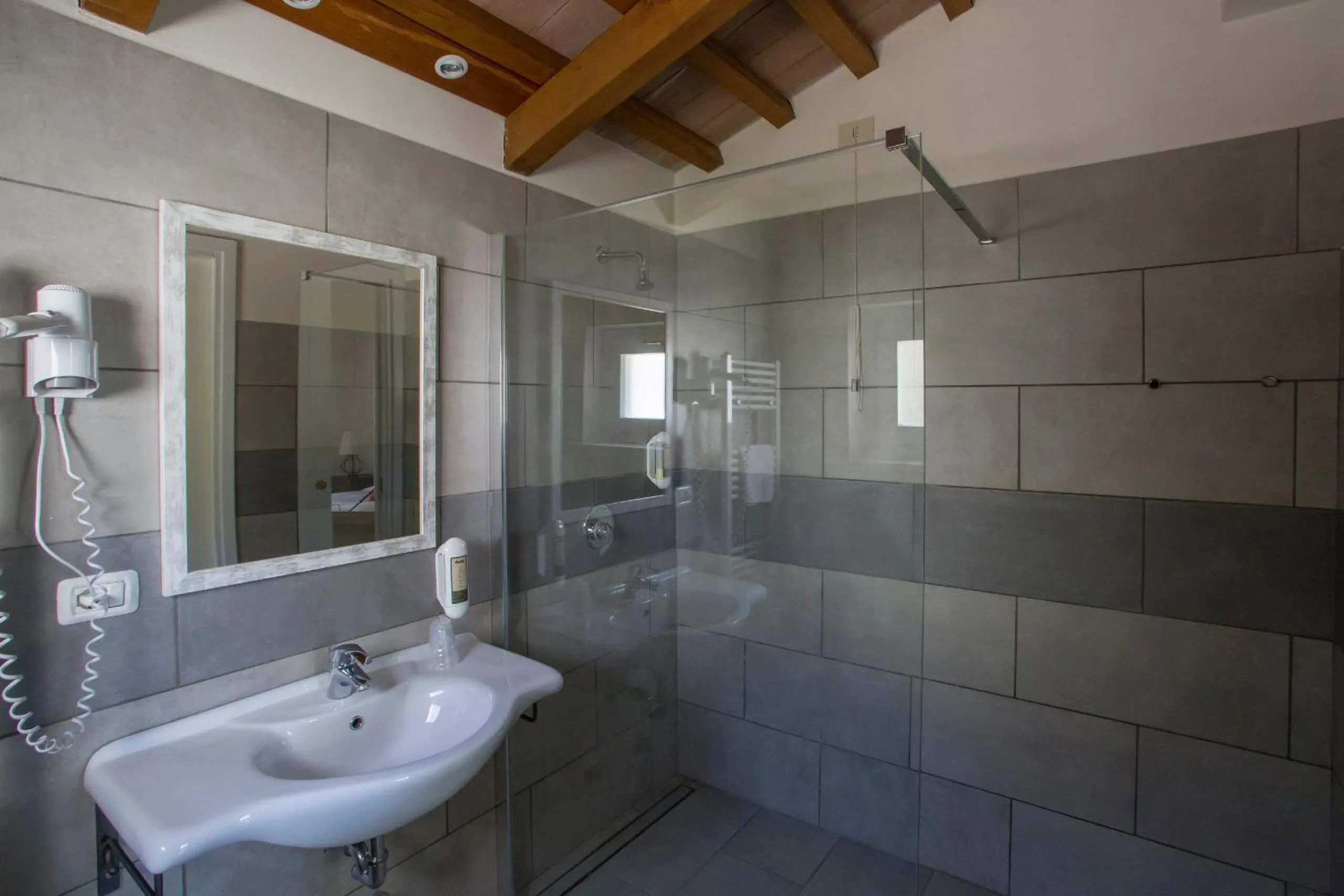 Shower in Hotel Santo Stefano