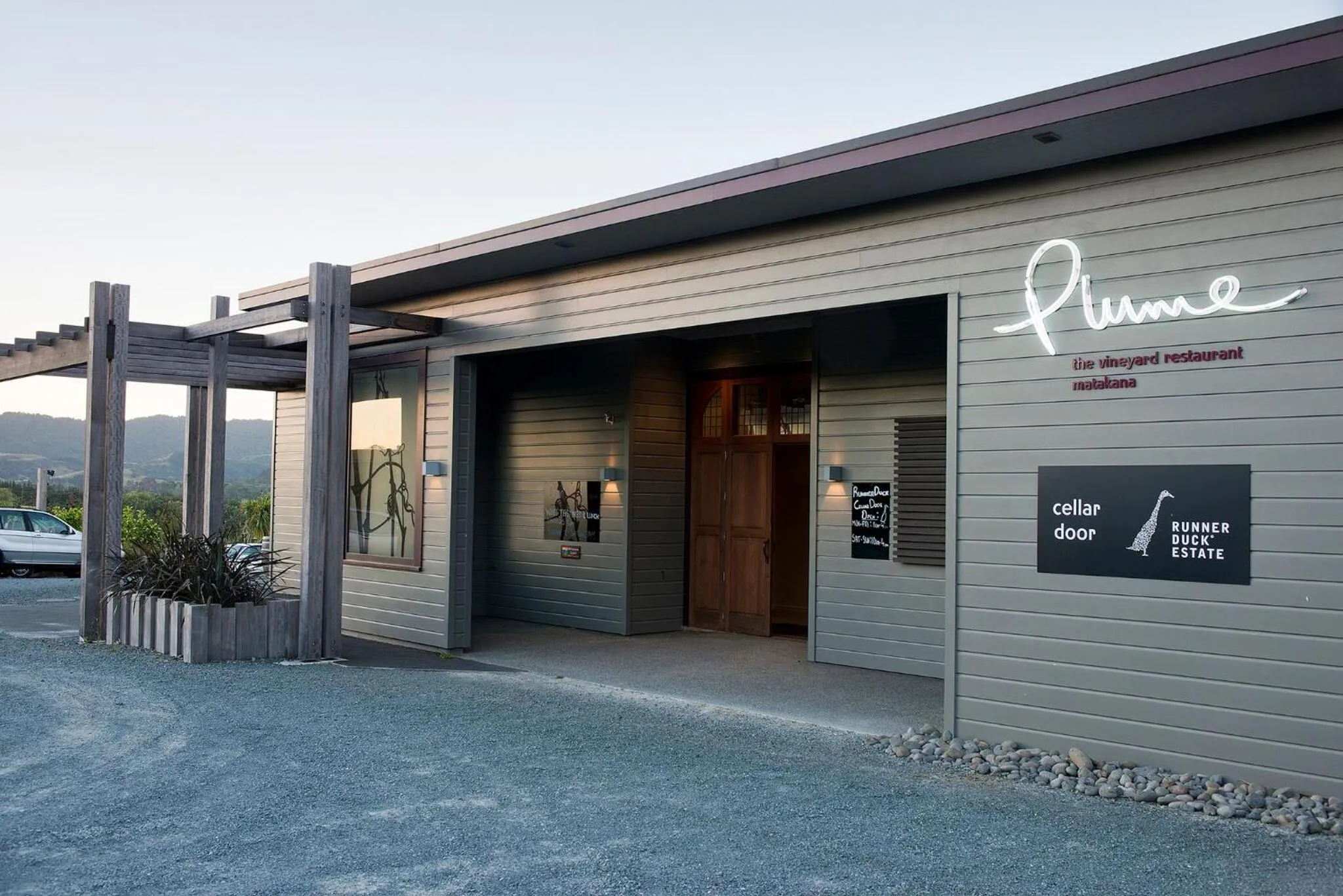 Restaurant/places to eat in Plume Villas