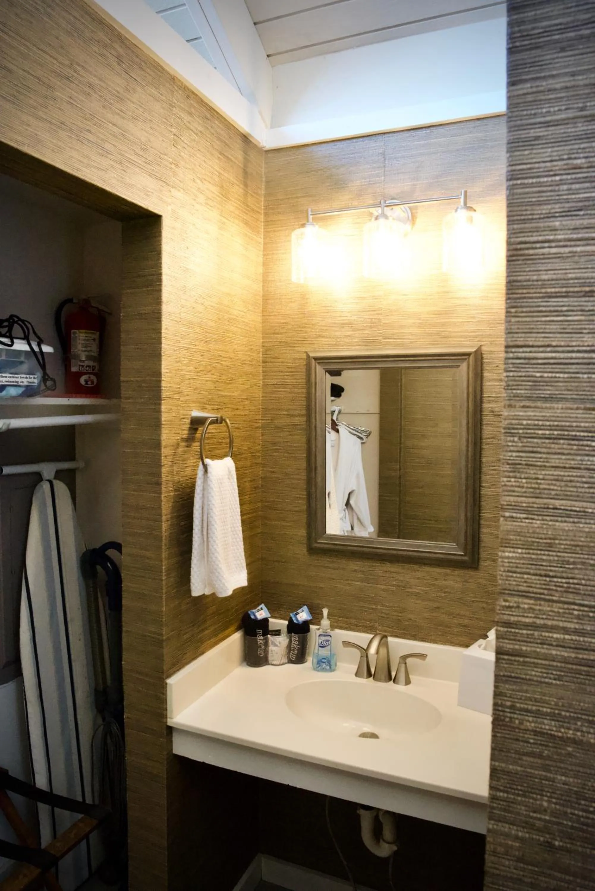 Bathroom in Beaver Lake Cottages