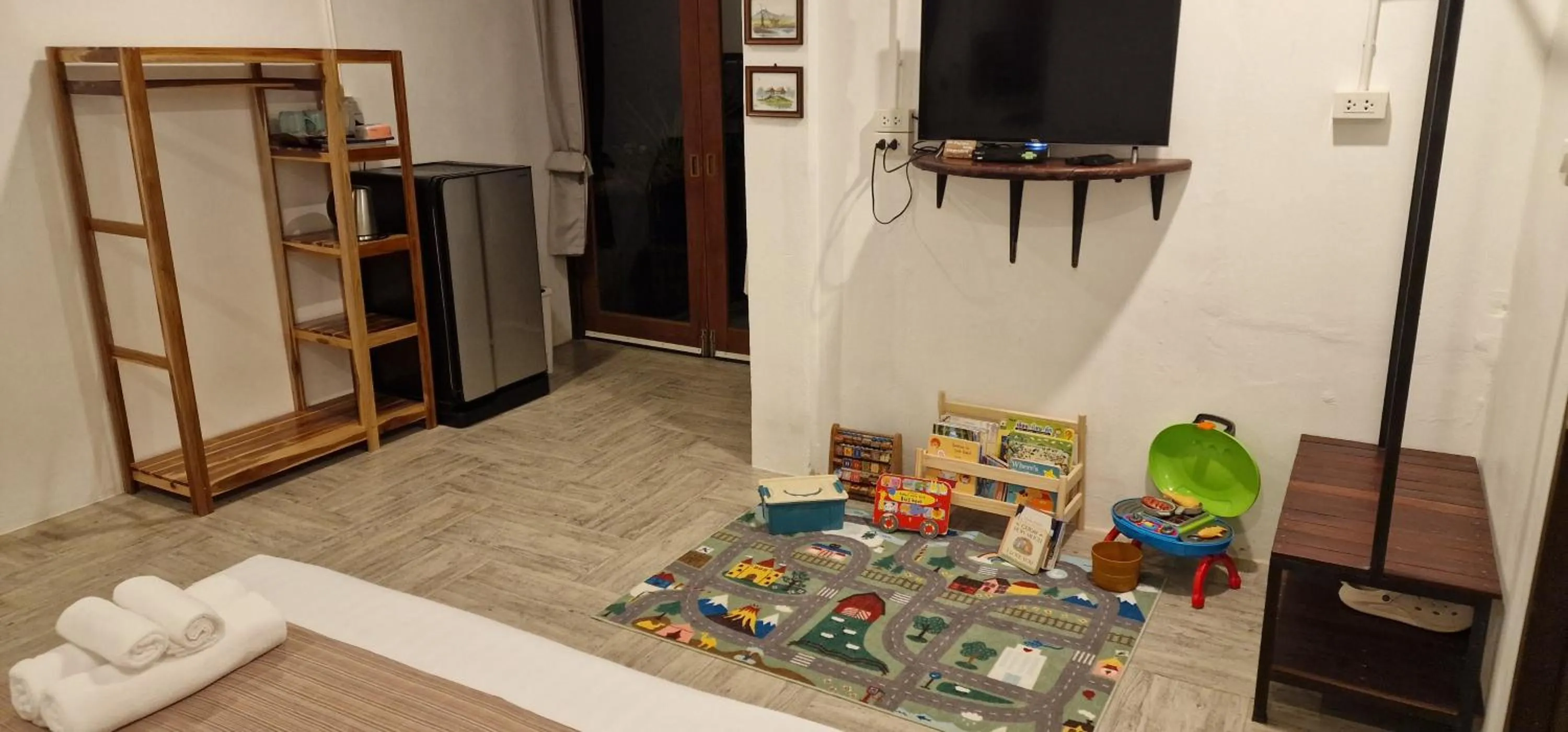 children in Kingfisher House