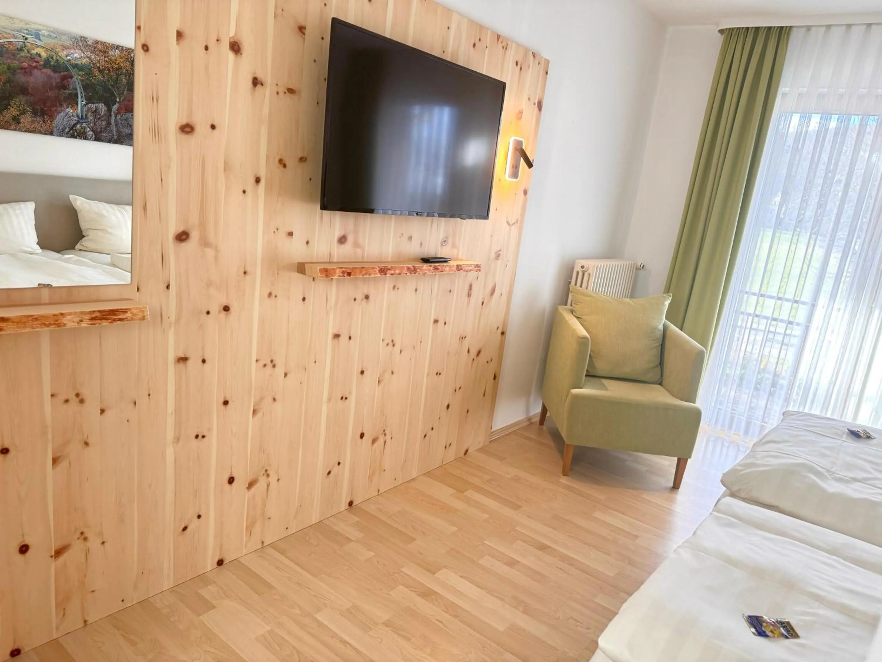 TV and multimedia, Bed in Hotel - Restaurant Bastenhaus