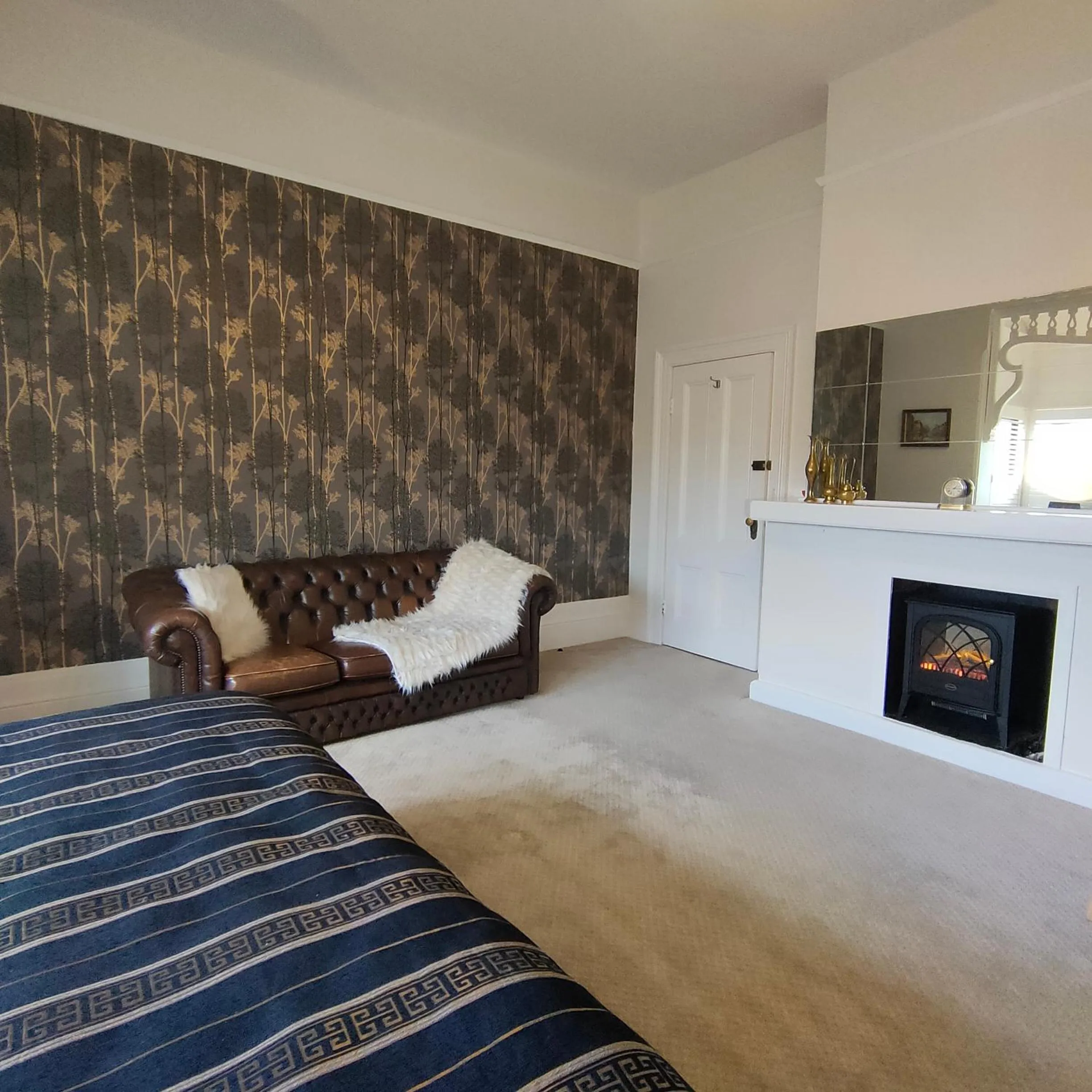 flat iron, Bed in Windarra on High