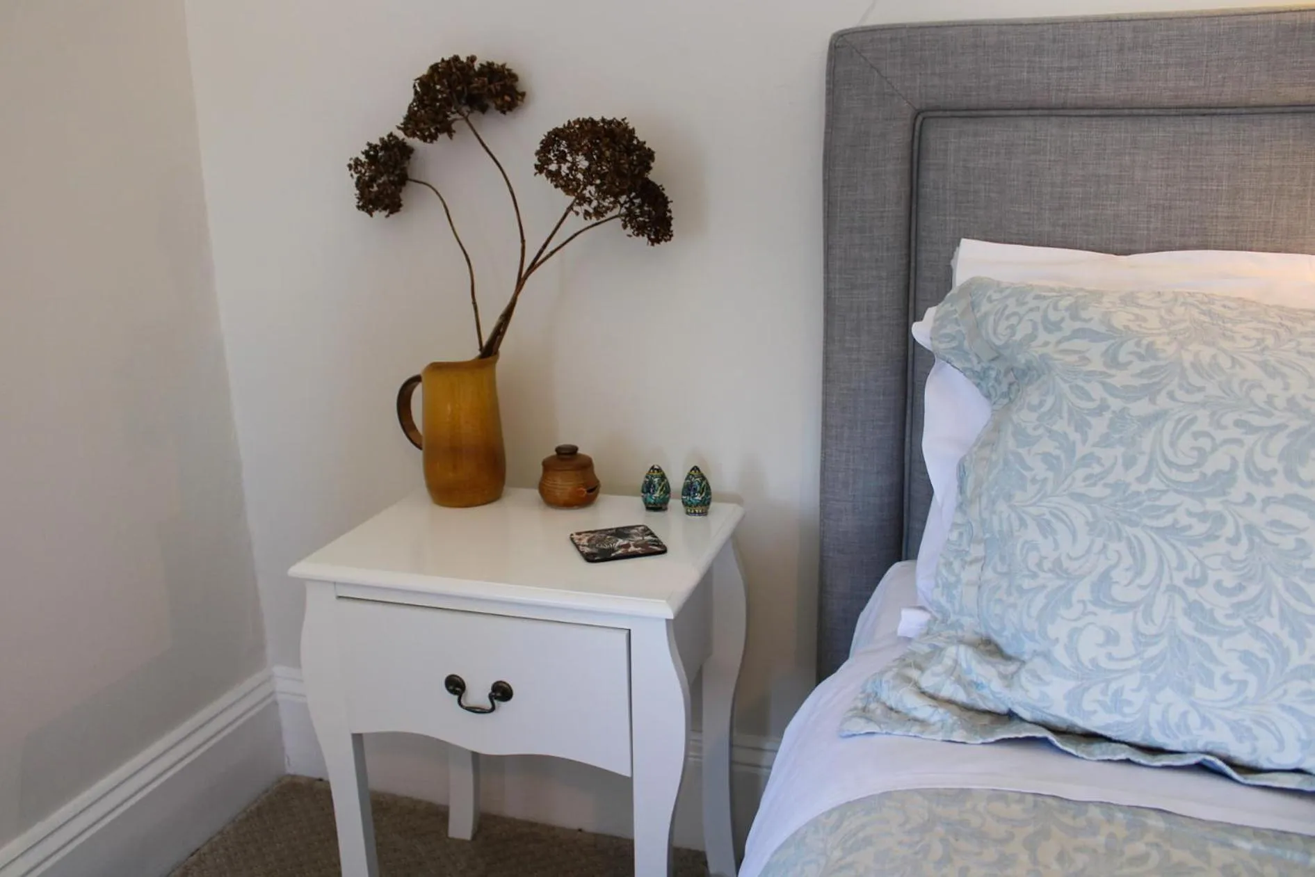 Decorative detail, Bed in Windarra on High