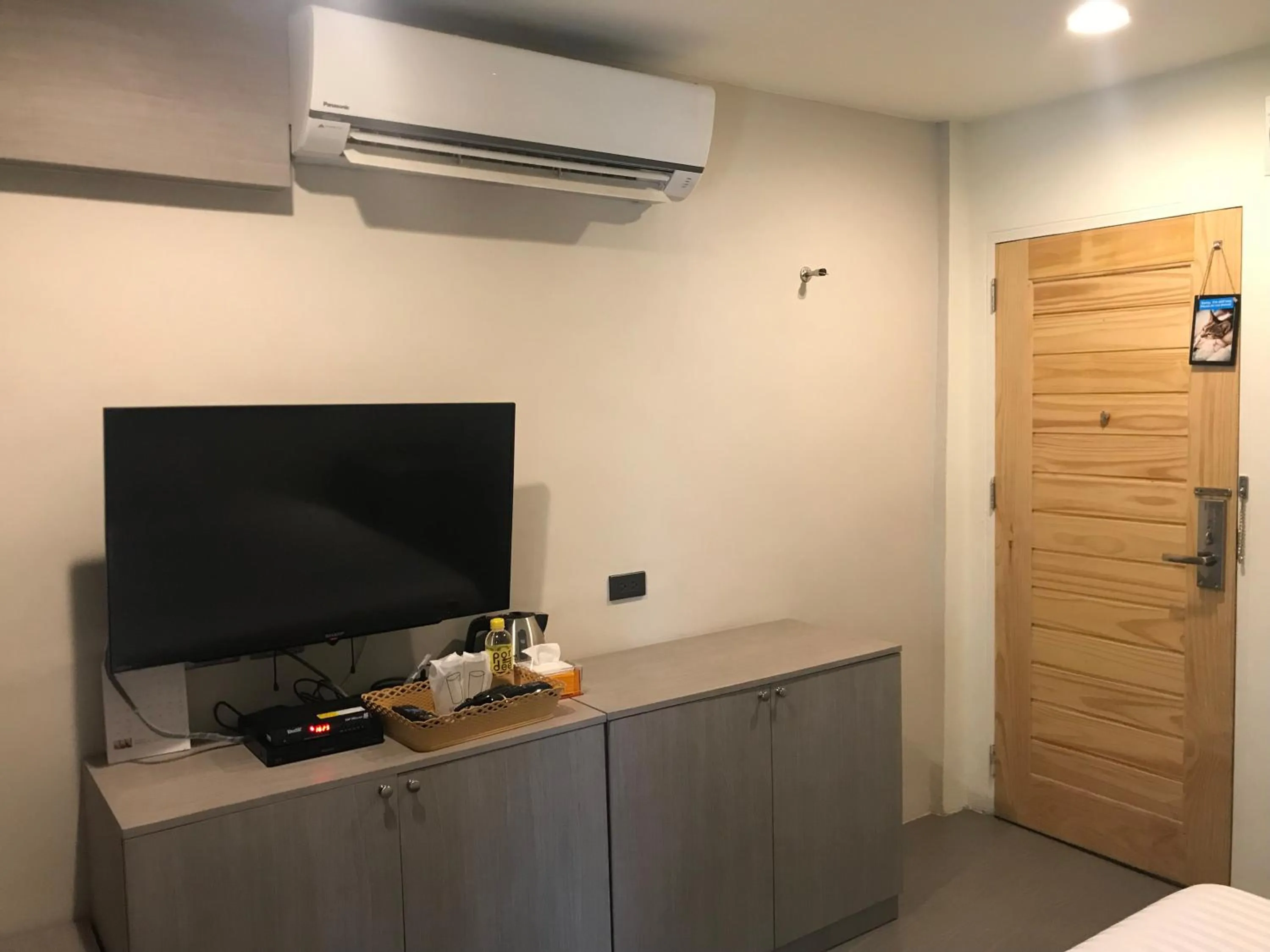 TV and multimedia in Lazy Sunday hostel