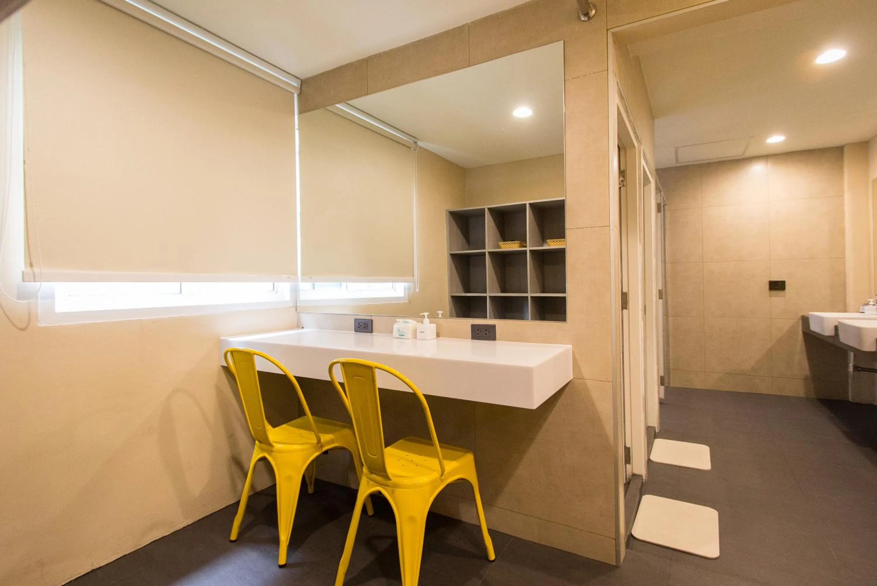 Bathroom in Lazy Sunday hostel