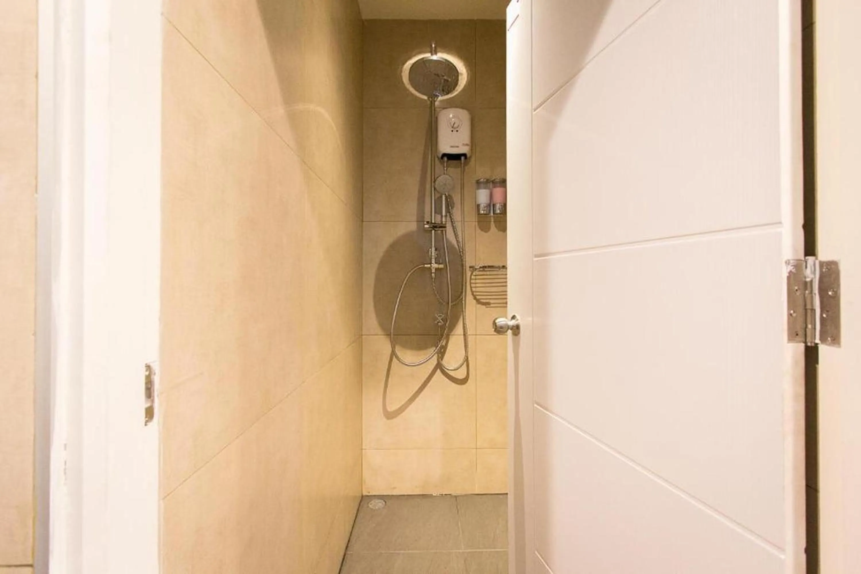 Shower in Lazy Sunday hostel