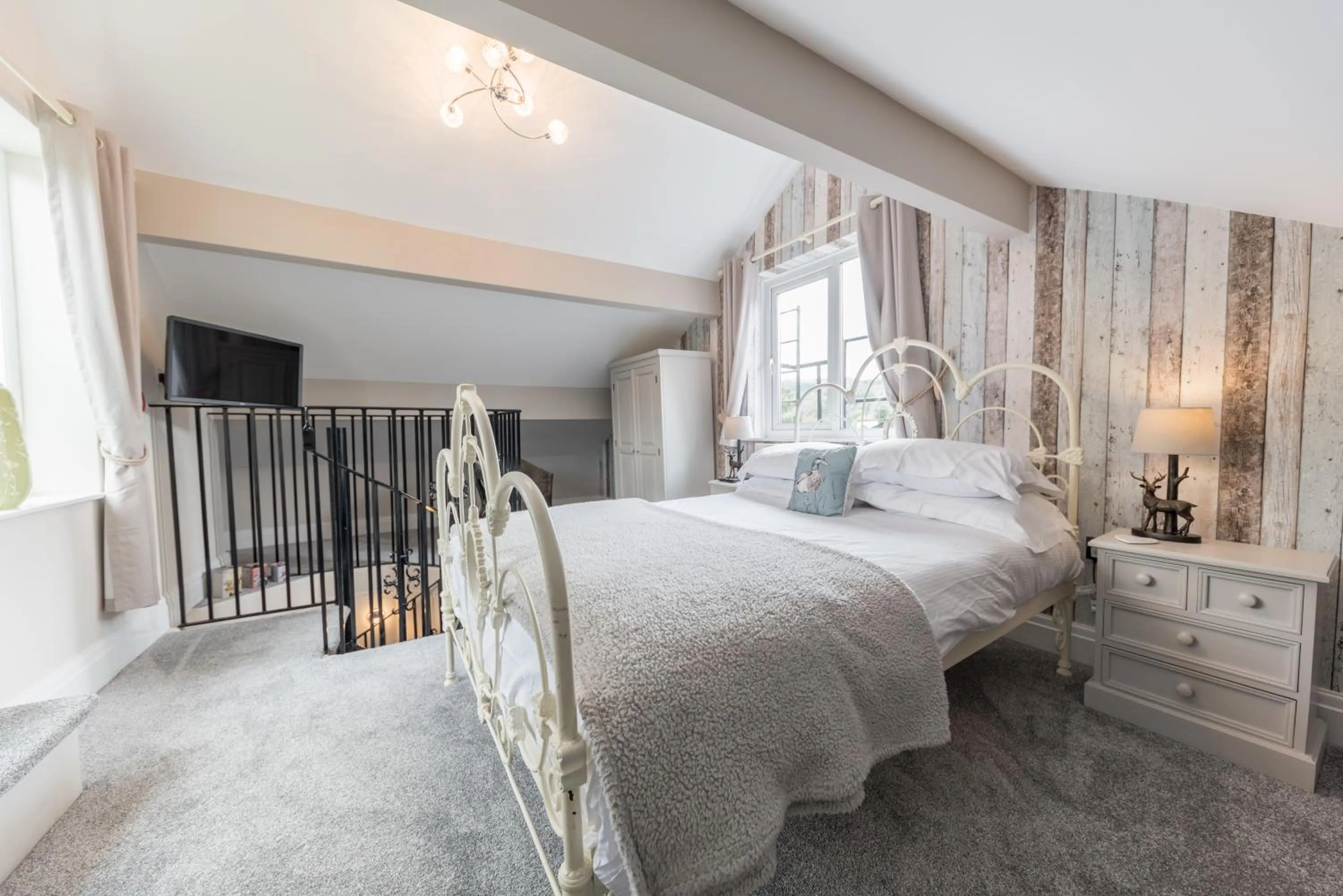 Bedroom, Bed in Heidi's Grasmere Lodge