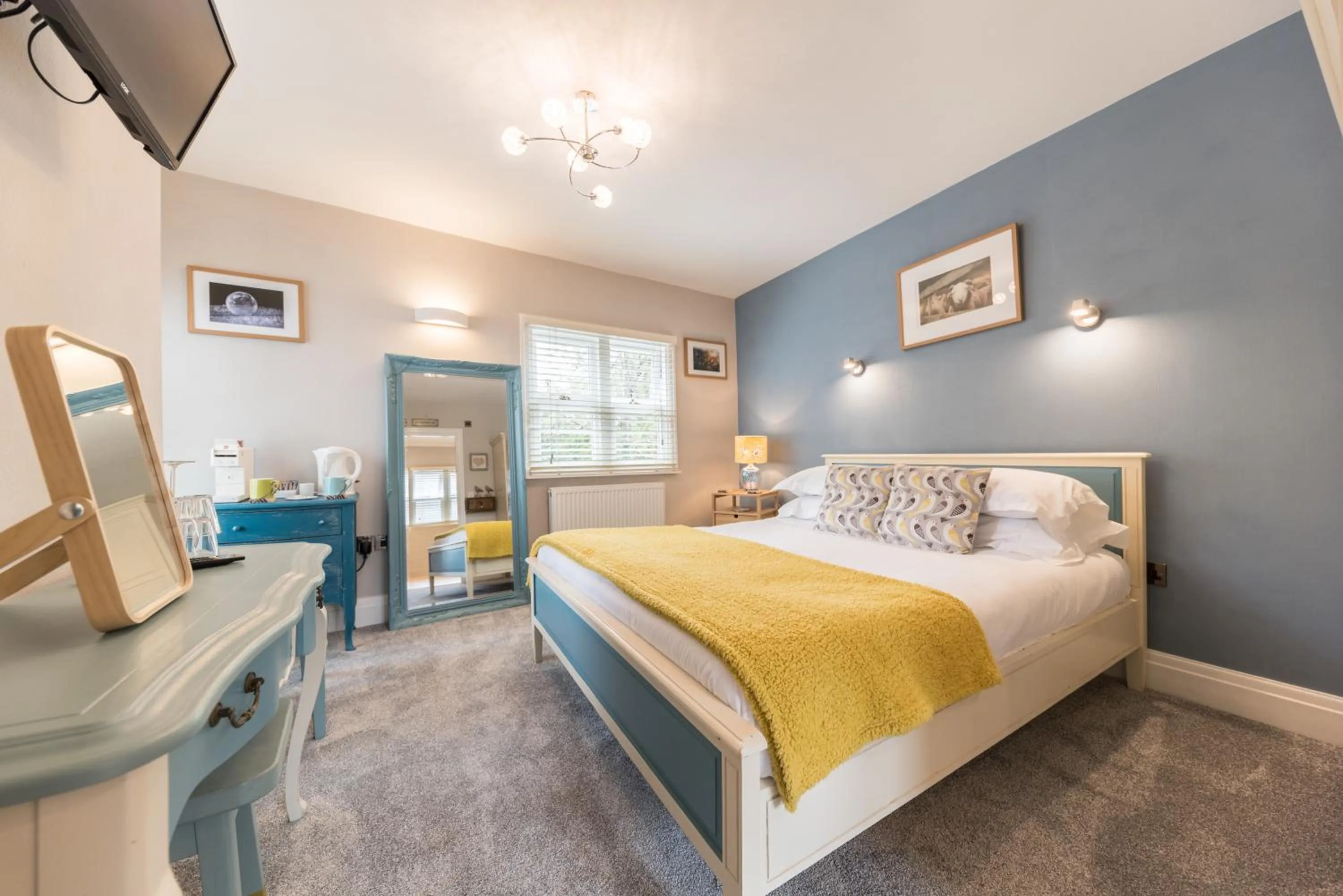 Bedroom, Bed in Heidi's Grasmere Lodge