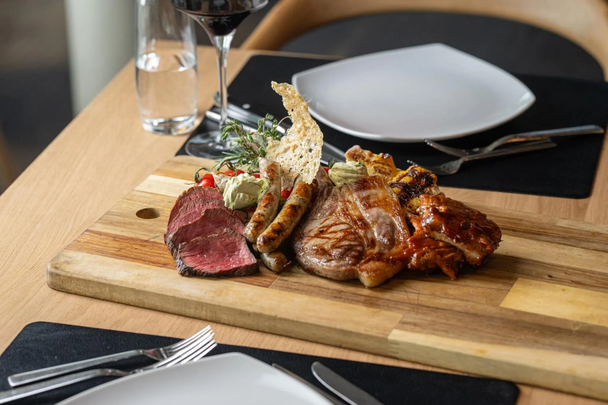 Restaurant/places to eat in Marina Lachen