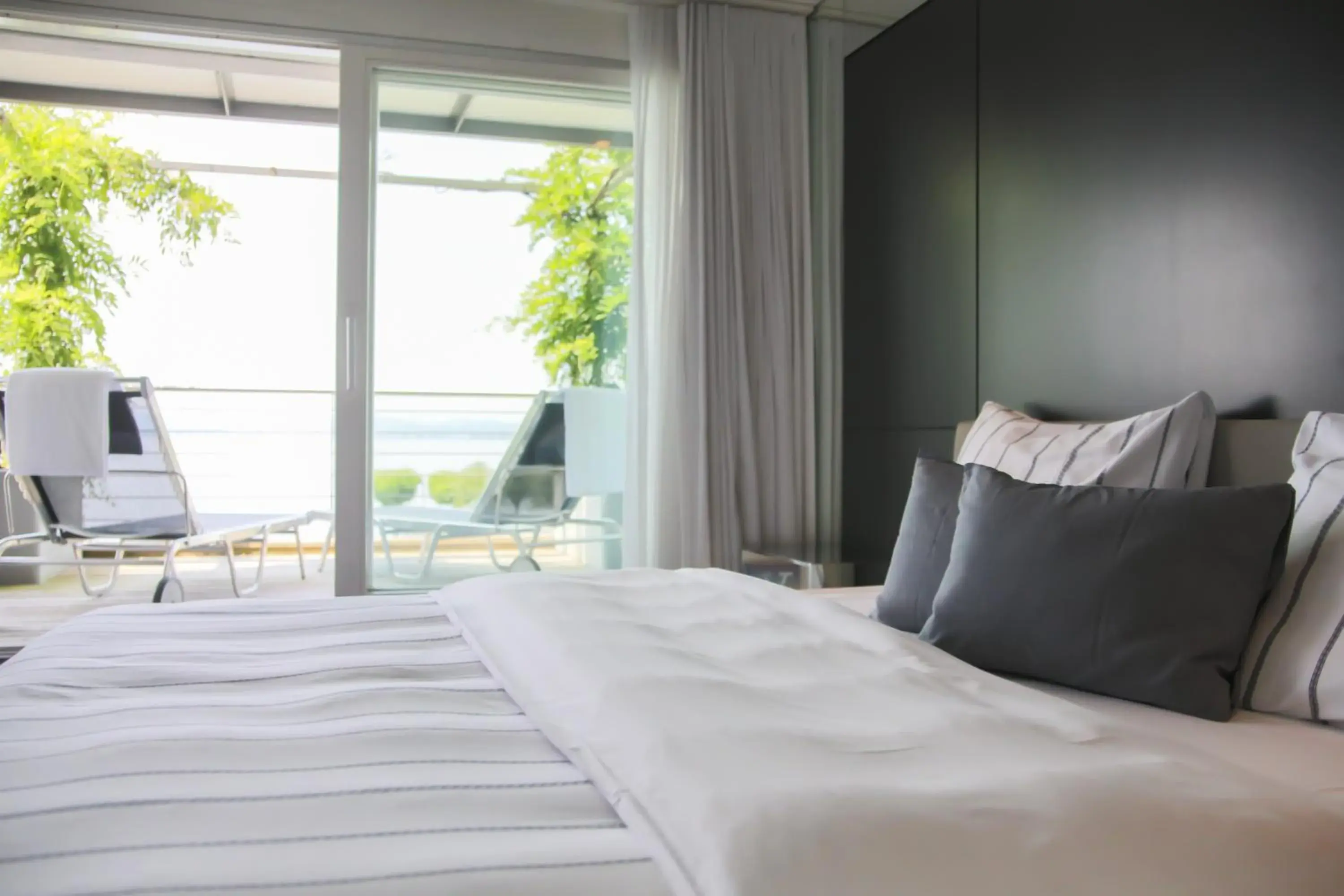 Design Double Room - Lake Side in Marina Lachen Design Double Room - Lake Side in Marina Lachen