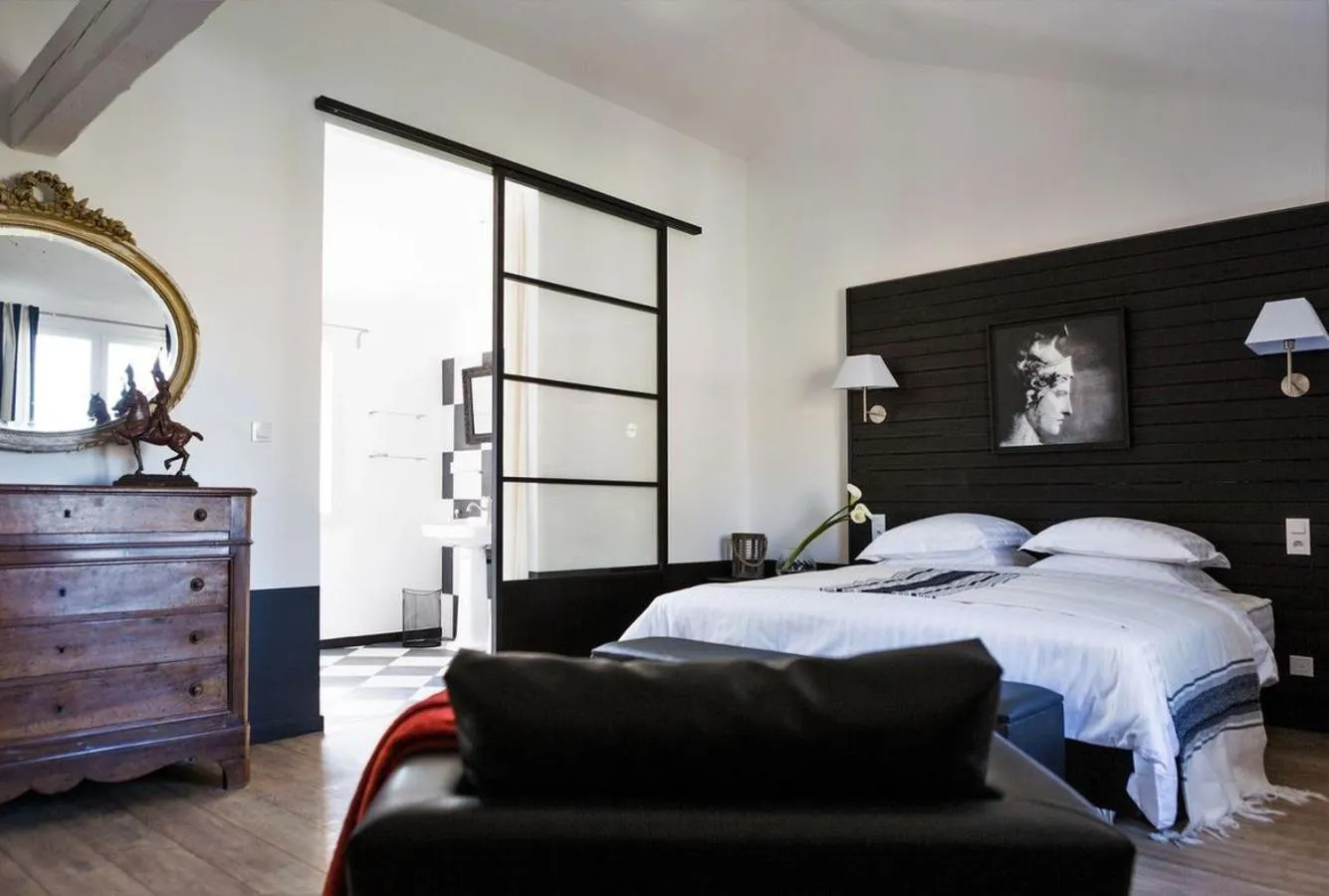 Bedroom, Bed in Les Jardins De La Livrée