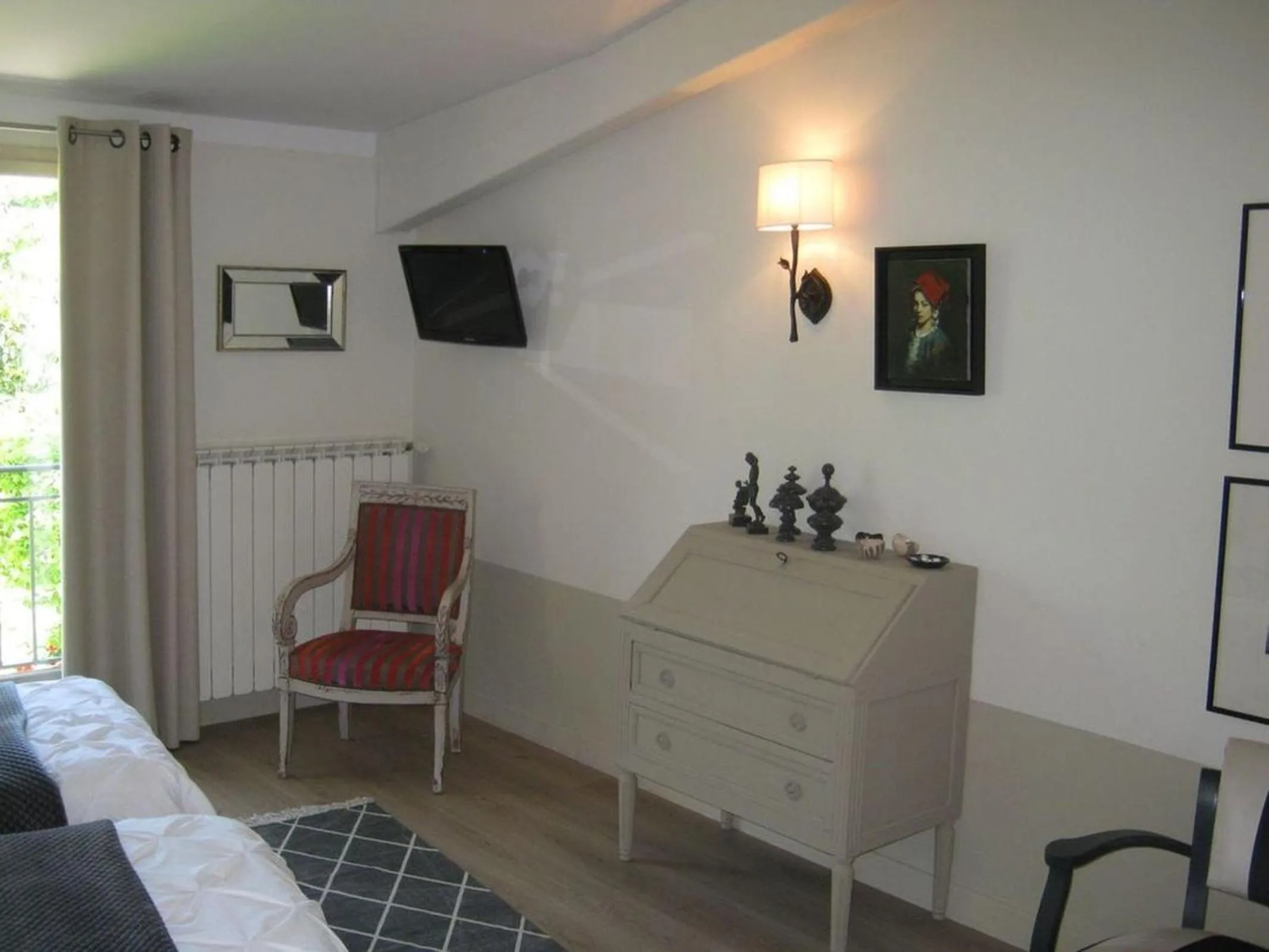 Bedroom in Les Jardins De La Livrée