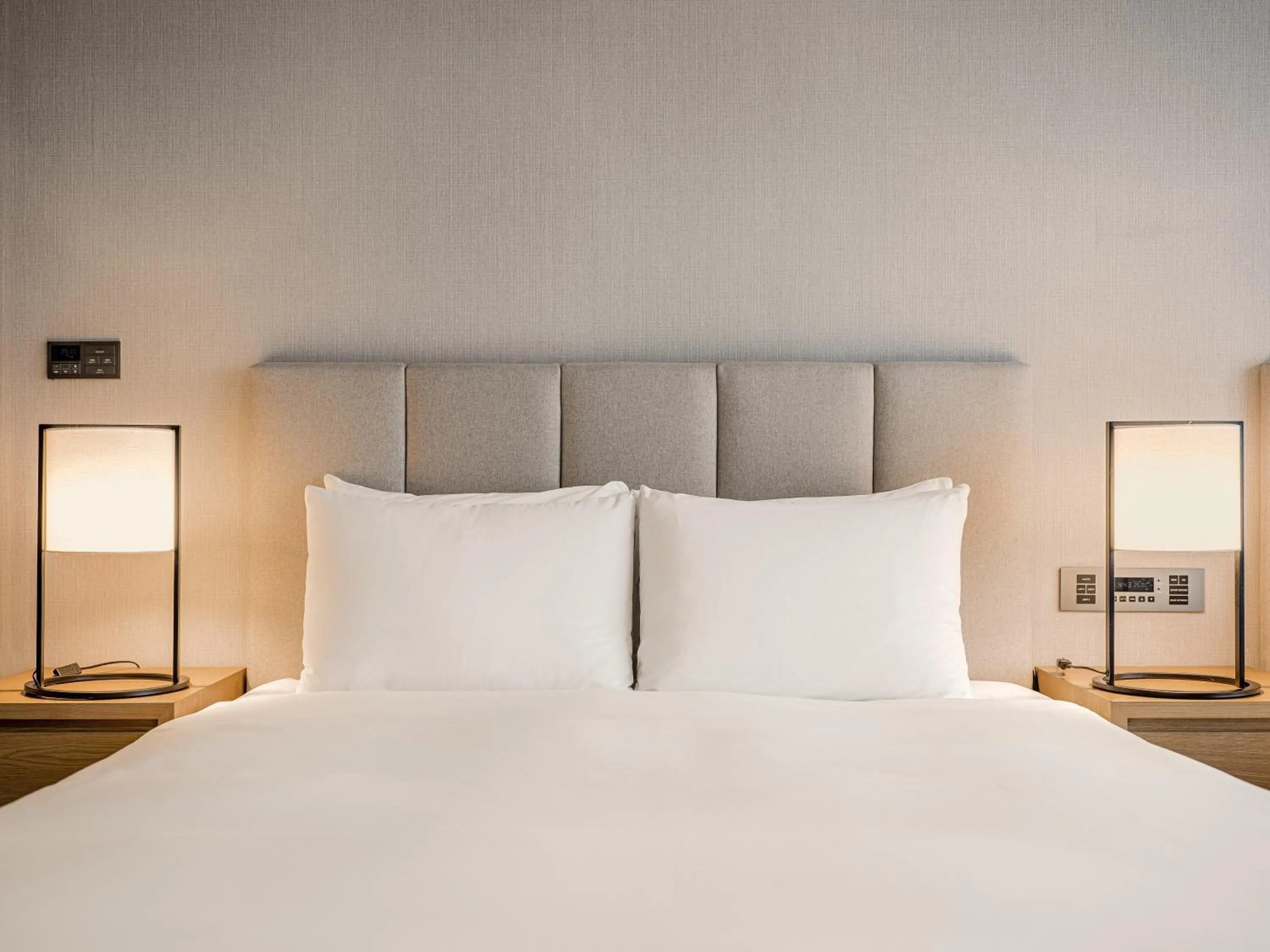 Bed in Hotel Tops 10