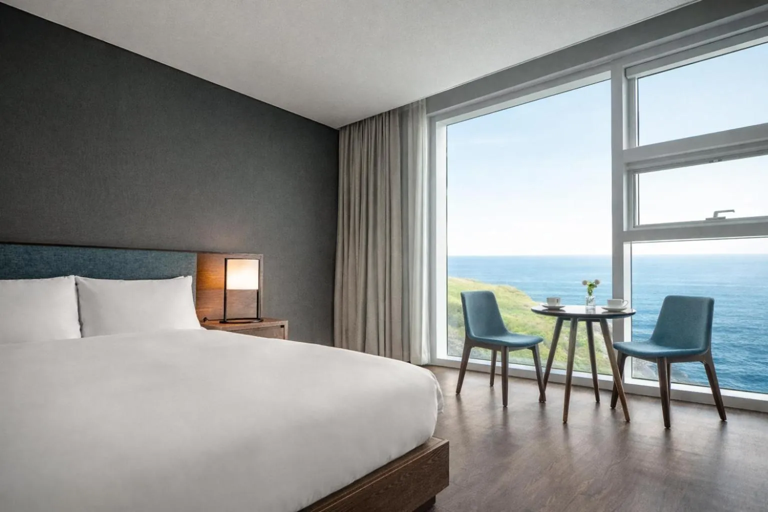 Photo of the whole room, Bed in Hotel Tops 10