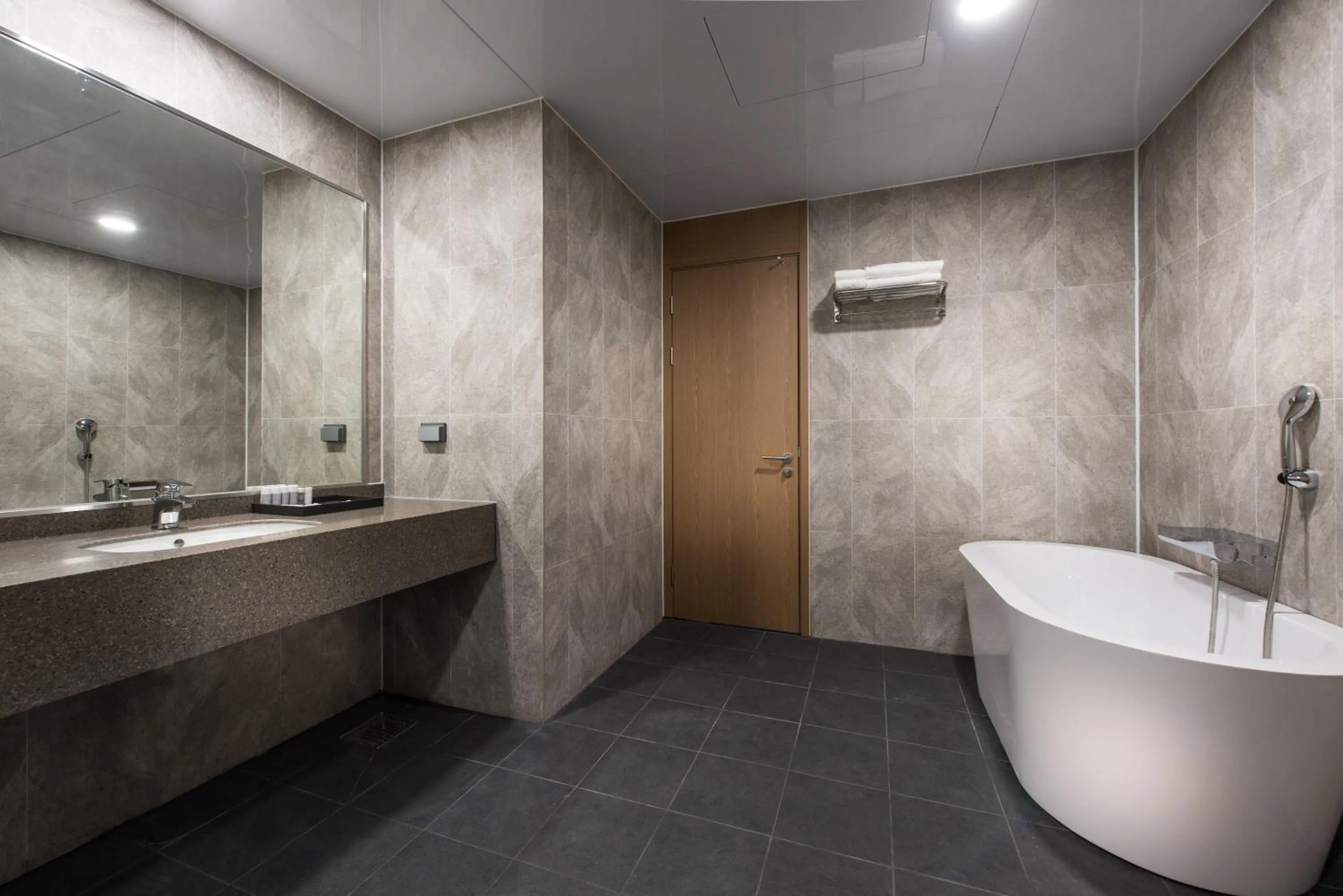 Bathroom in Hotel Tops 10