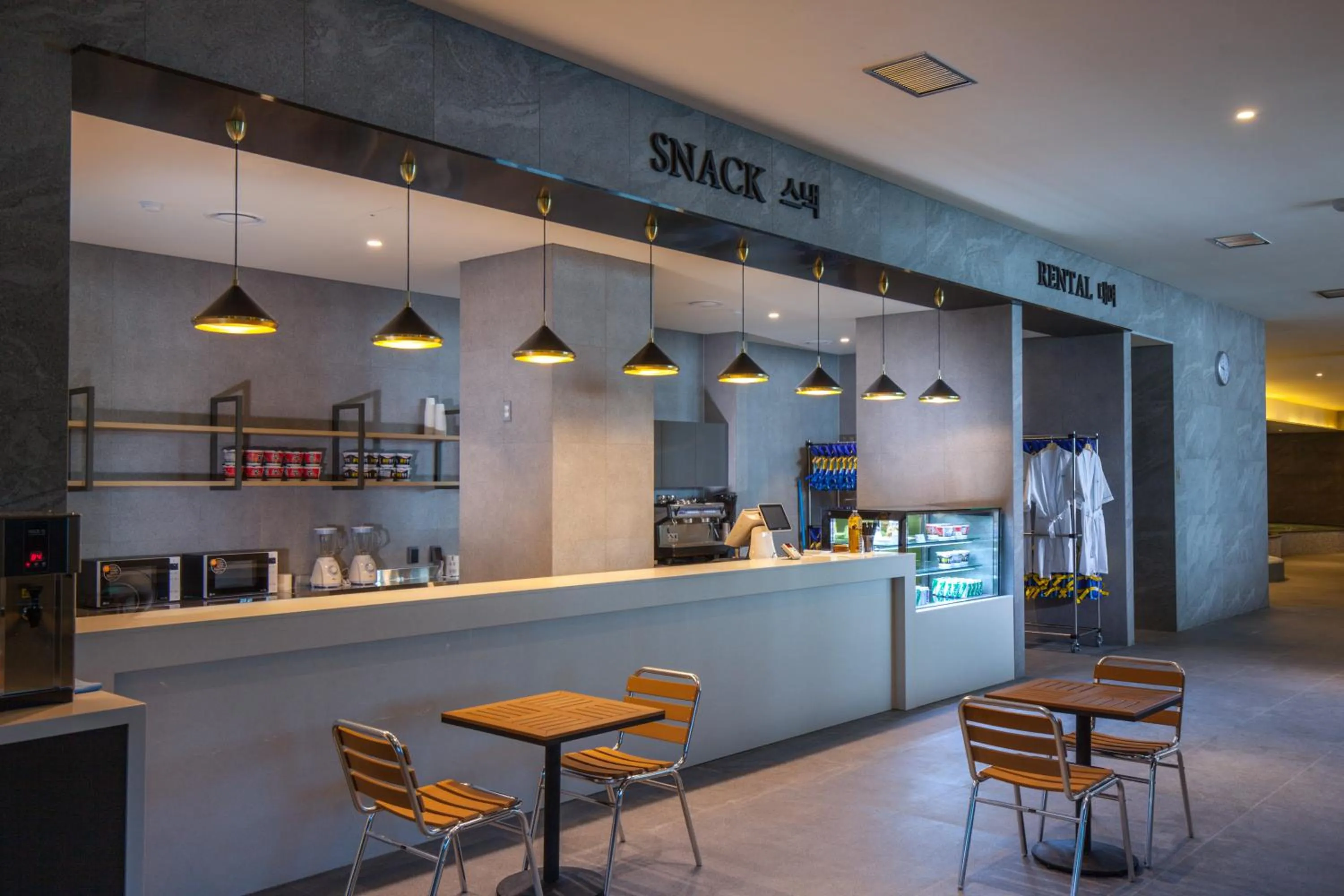 Area and facilities in Hotel Tops 10