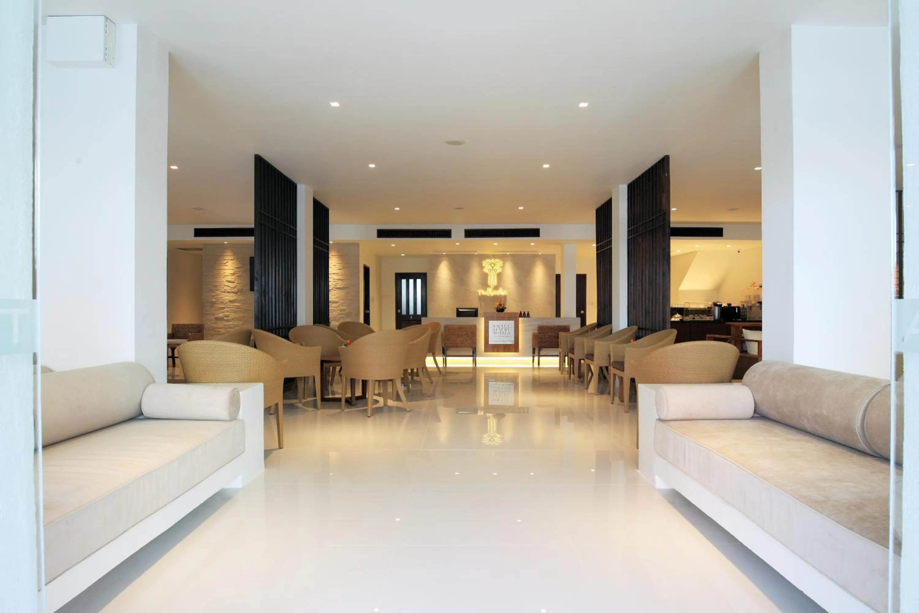 Lounge or bar in The Racha