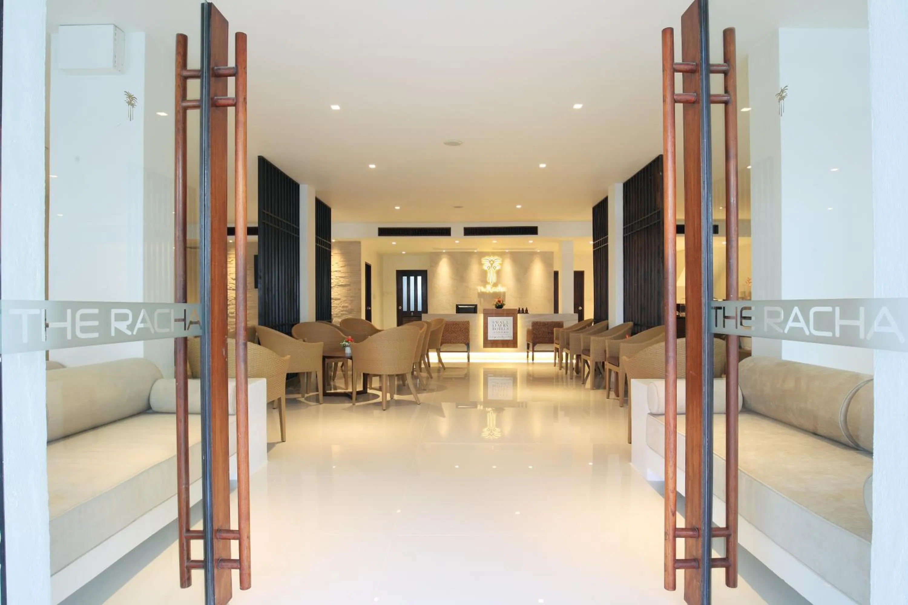 Lounge or bar in The Racha