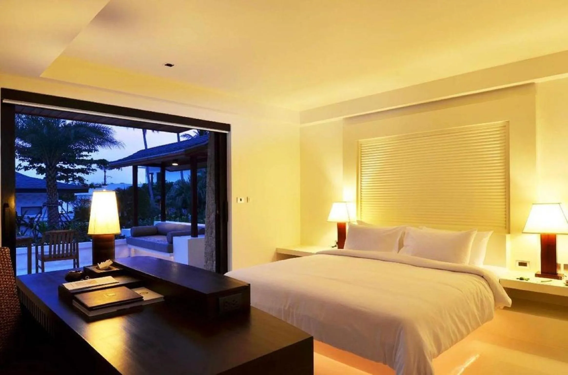 Balcony/Terrace, Bed in The Racha