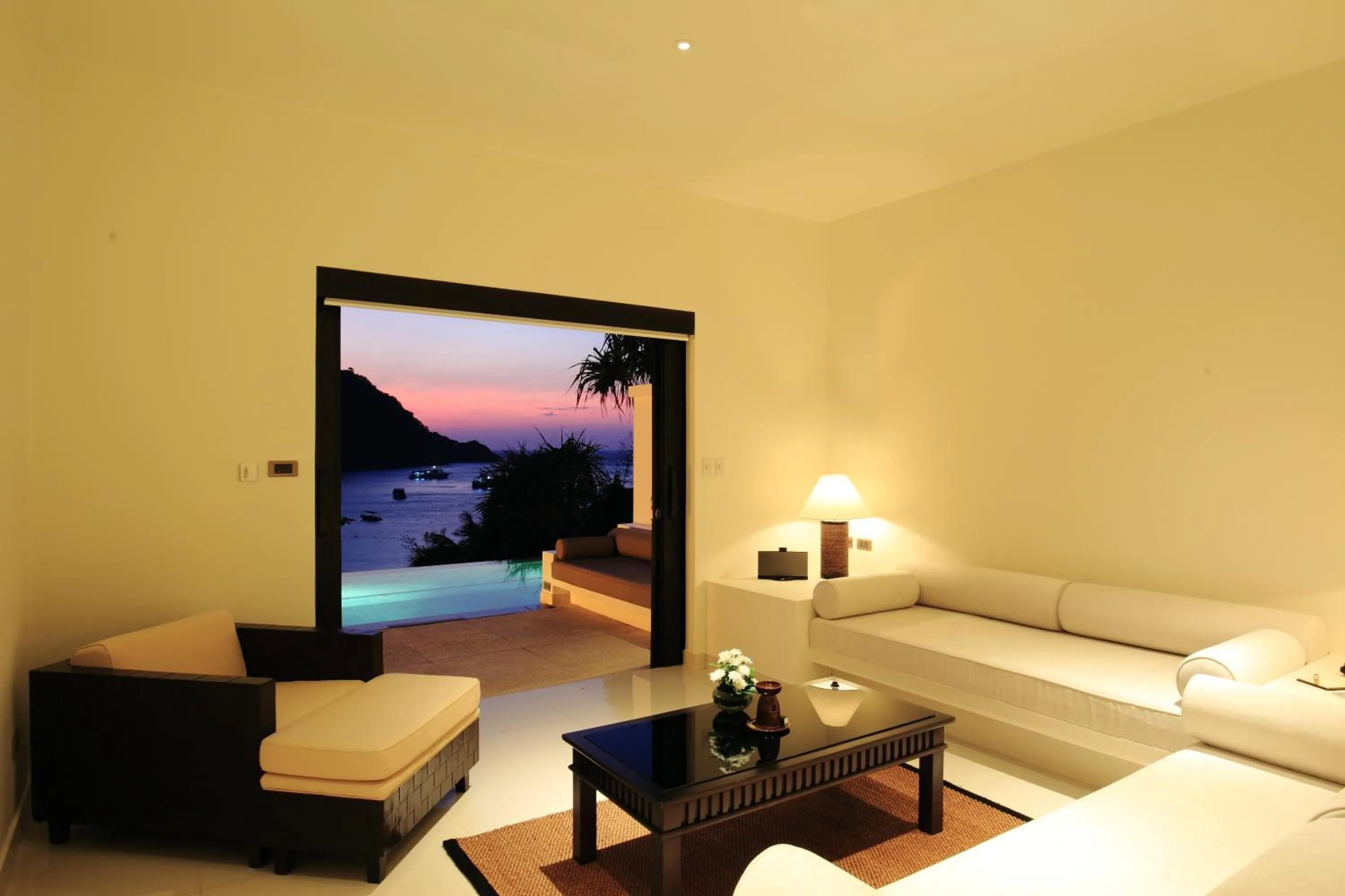 Living room, Bed in The Racha