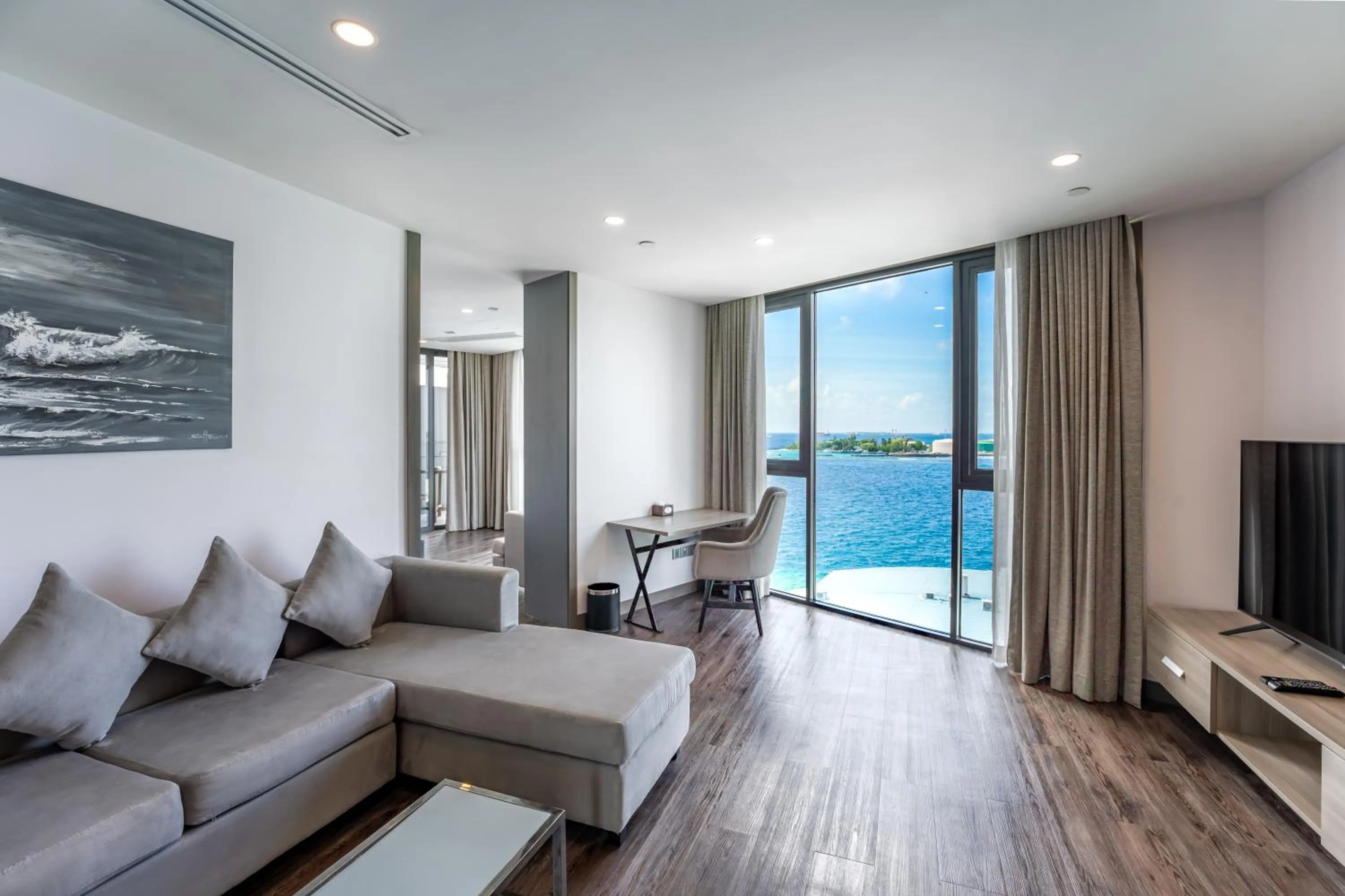 TV and multimedia in Maagiri Hotel