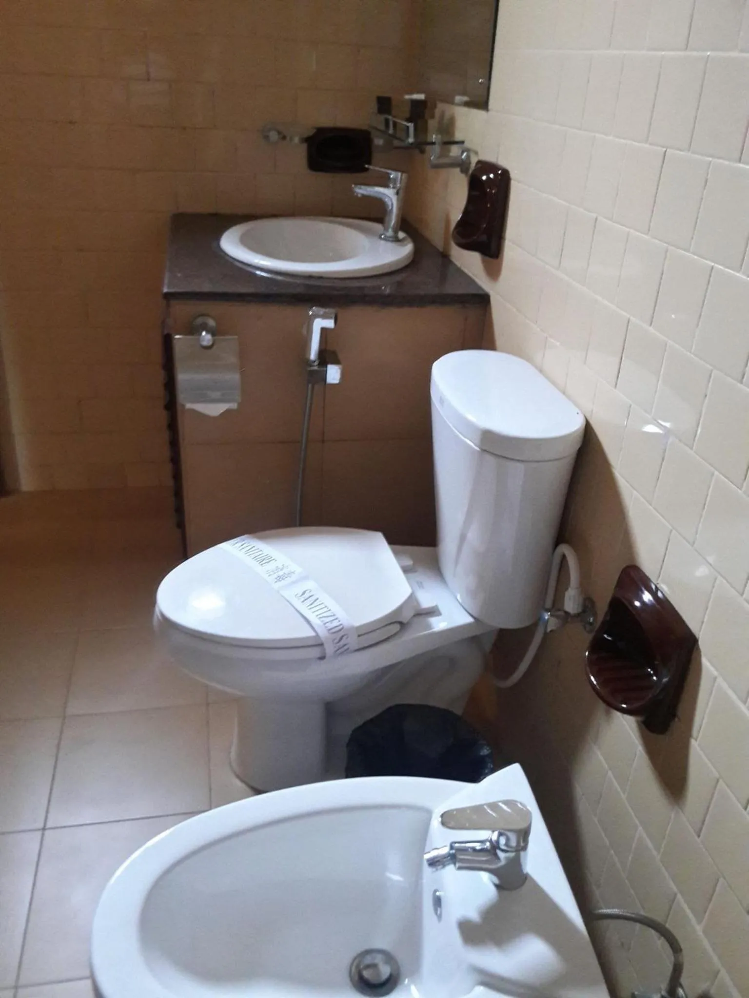 Toilet in New Kandy Residence