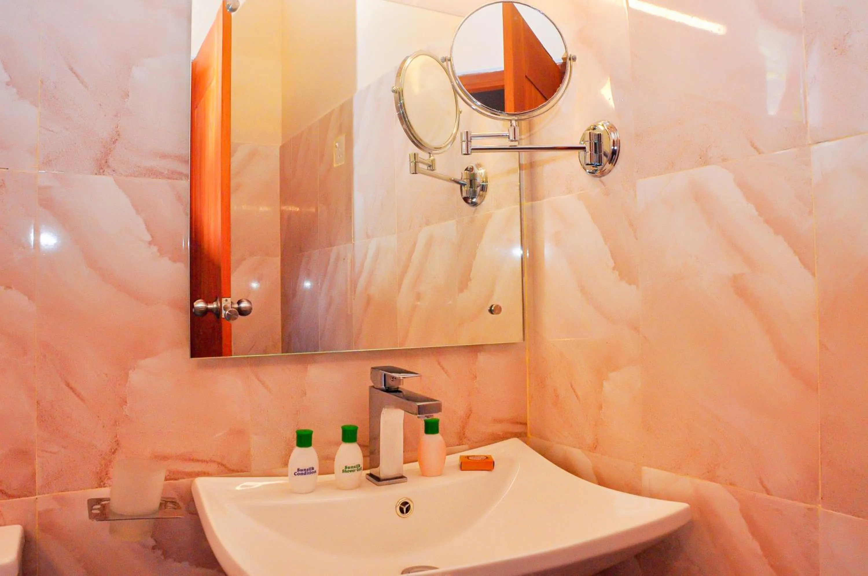 Bathroom in New Kandy Residence