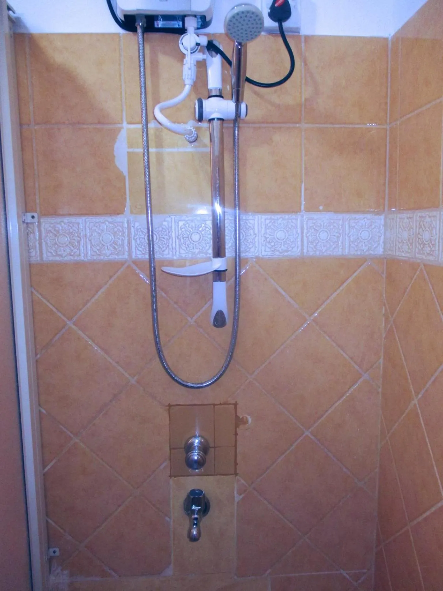 Shower in New Kandy Residence