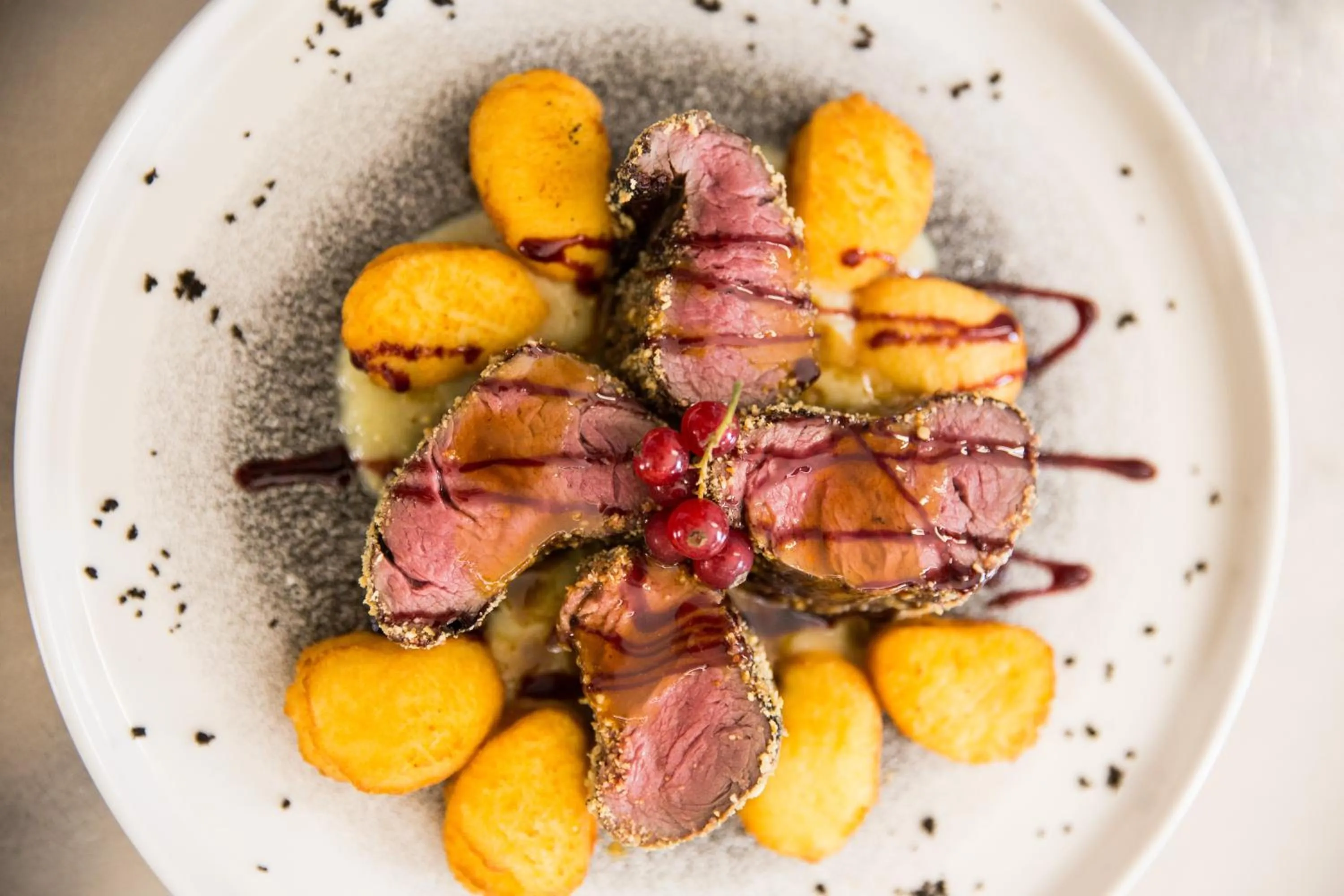 Restaurant/places to eat in Hotel Union