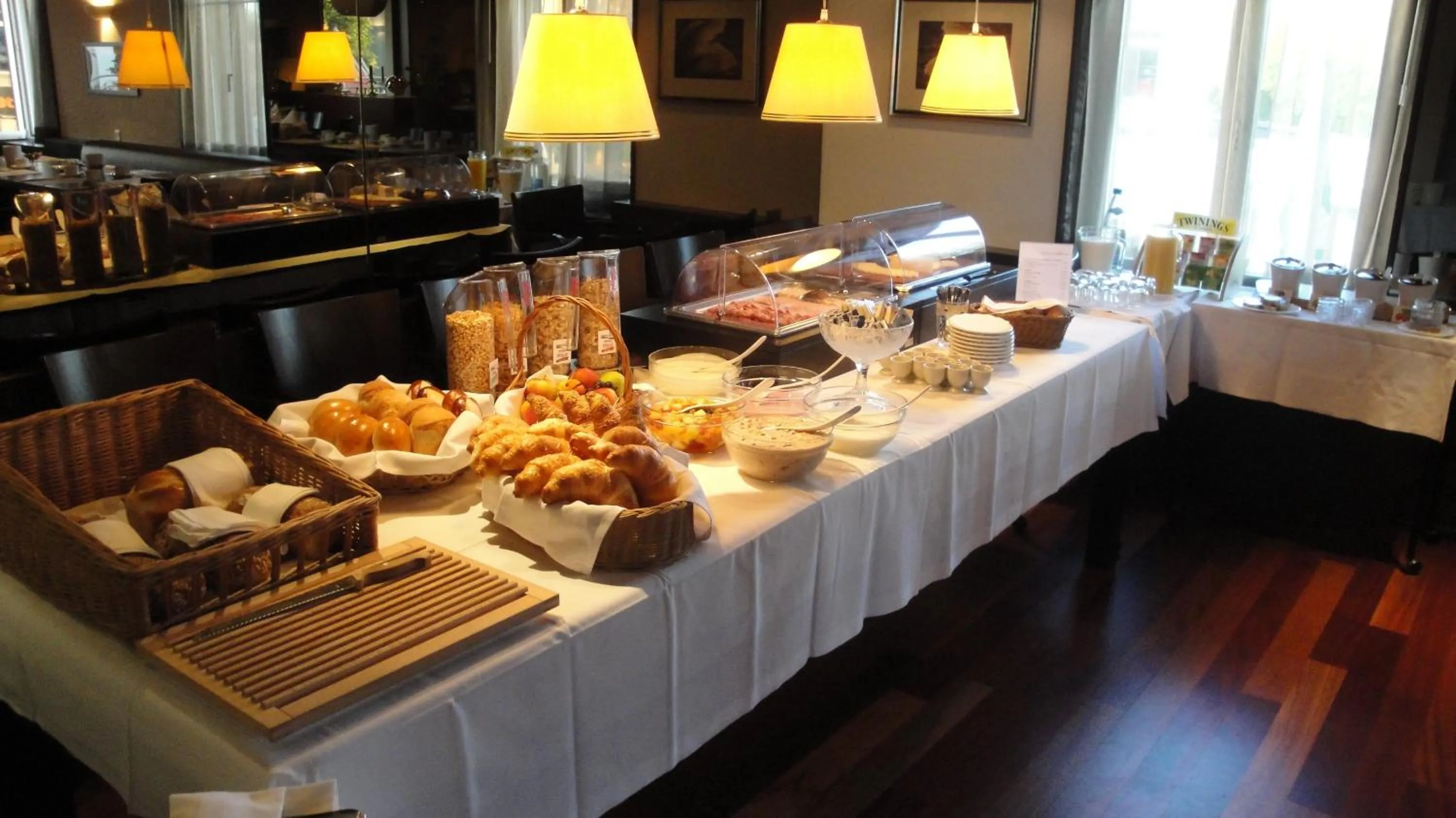 Buffet breakfast in Hotel Schwanen Wil