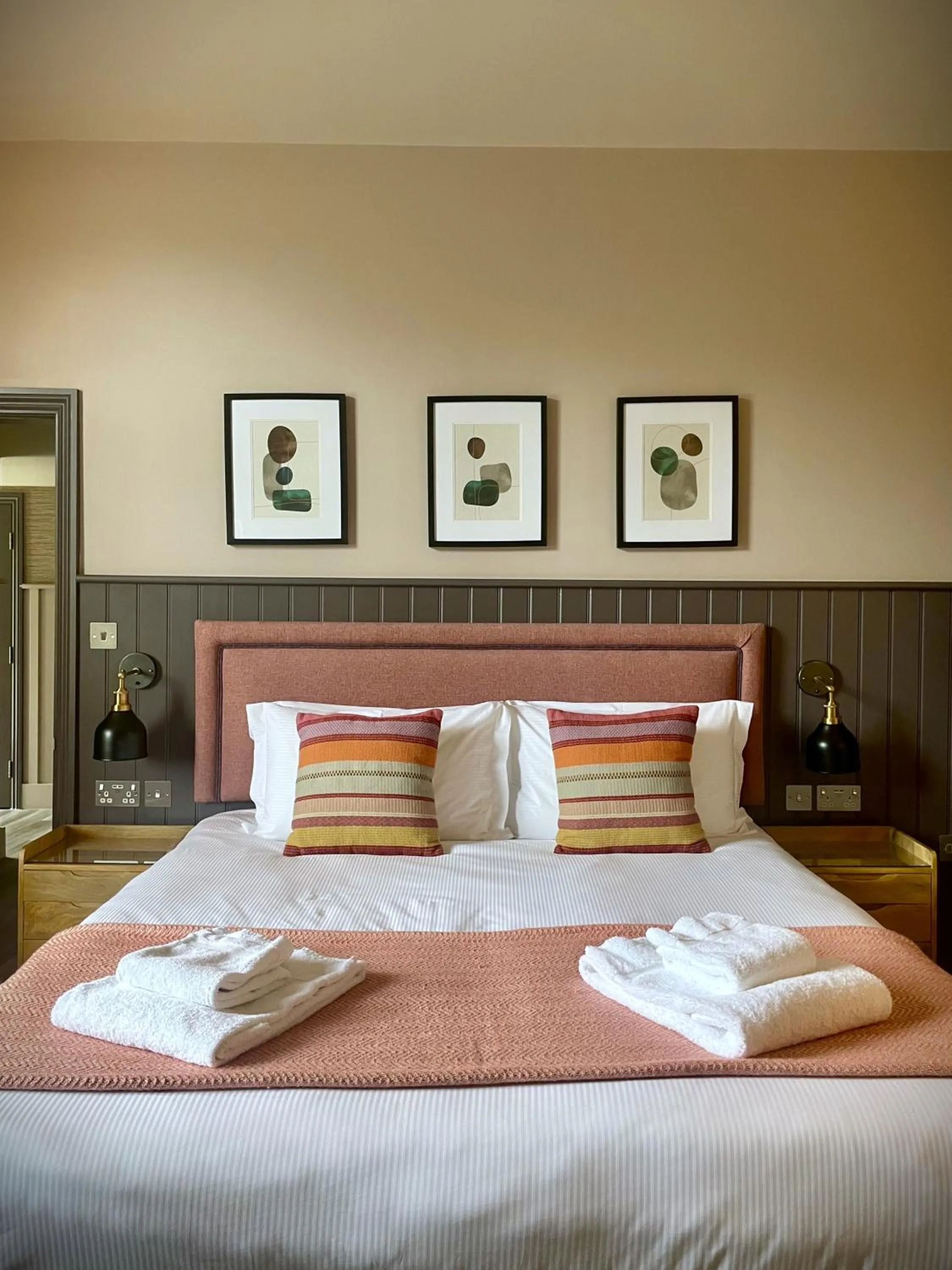 Bed in The Lawrance Luxury Aparthotel - Harrogate