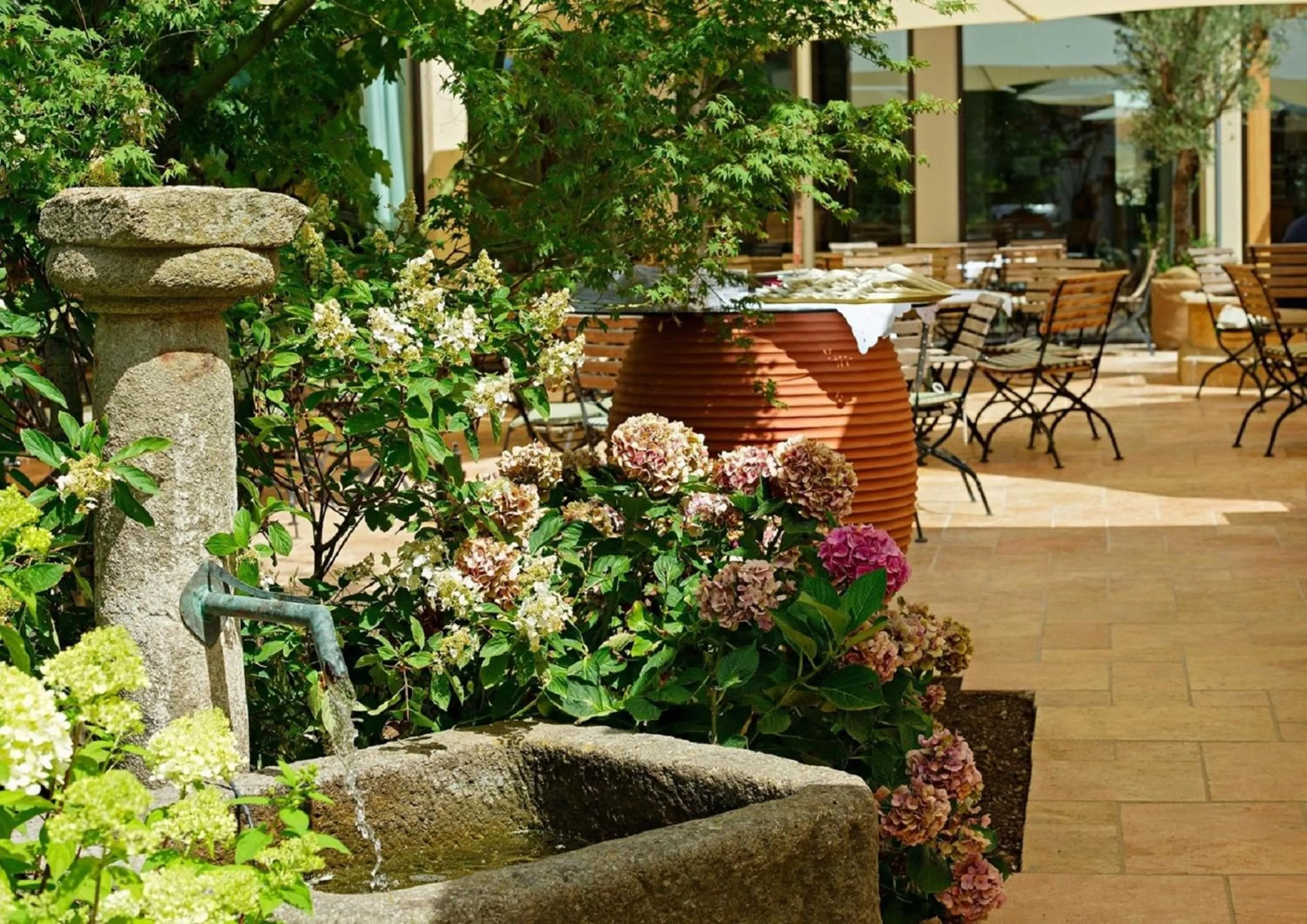 Restaurant/places to eat in Historisches Gasthaus Hotel Hirschen Horn