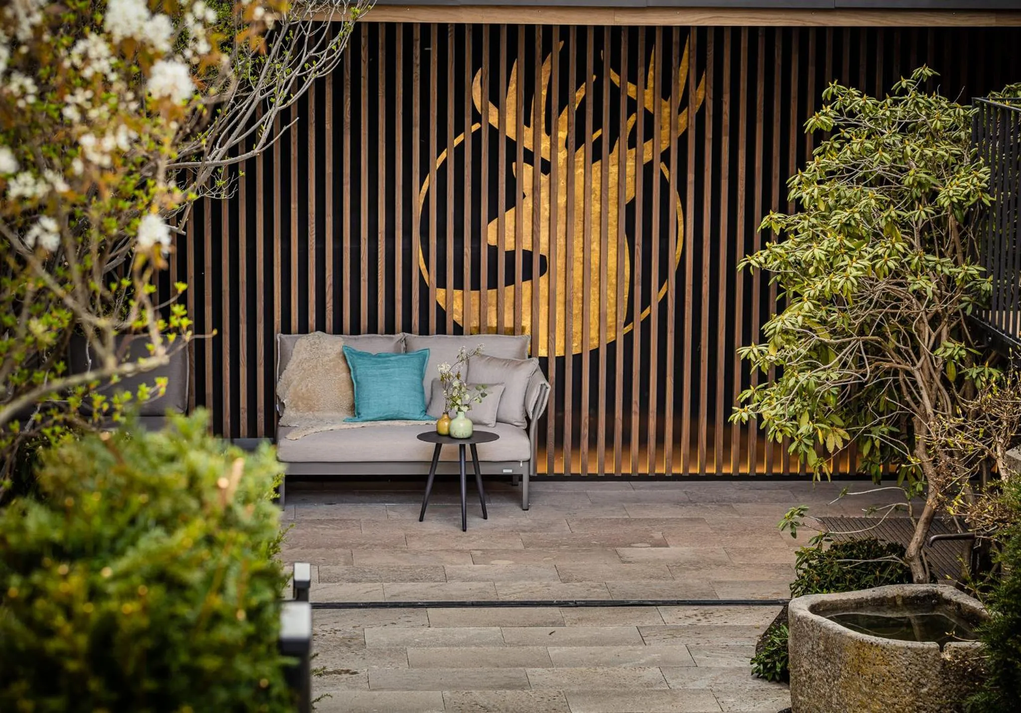 Property building in Historisches Gasthaus Hotel Hirschen Horn