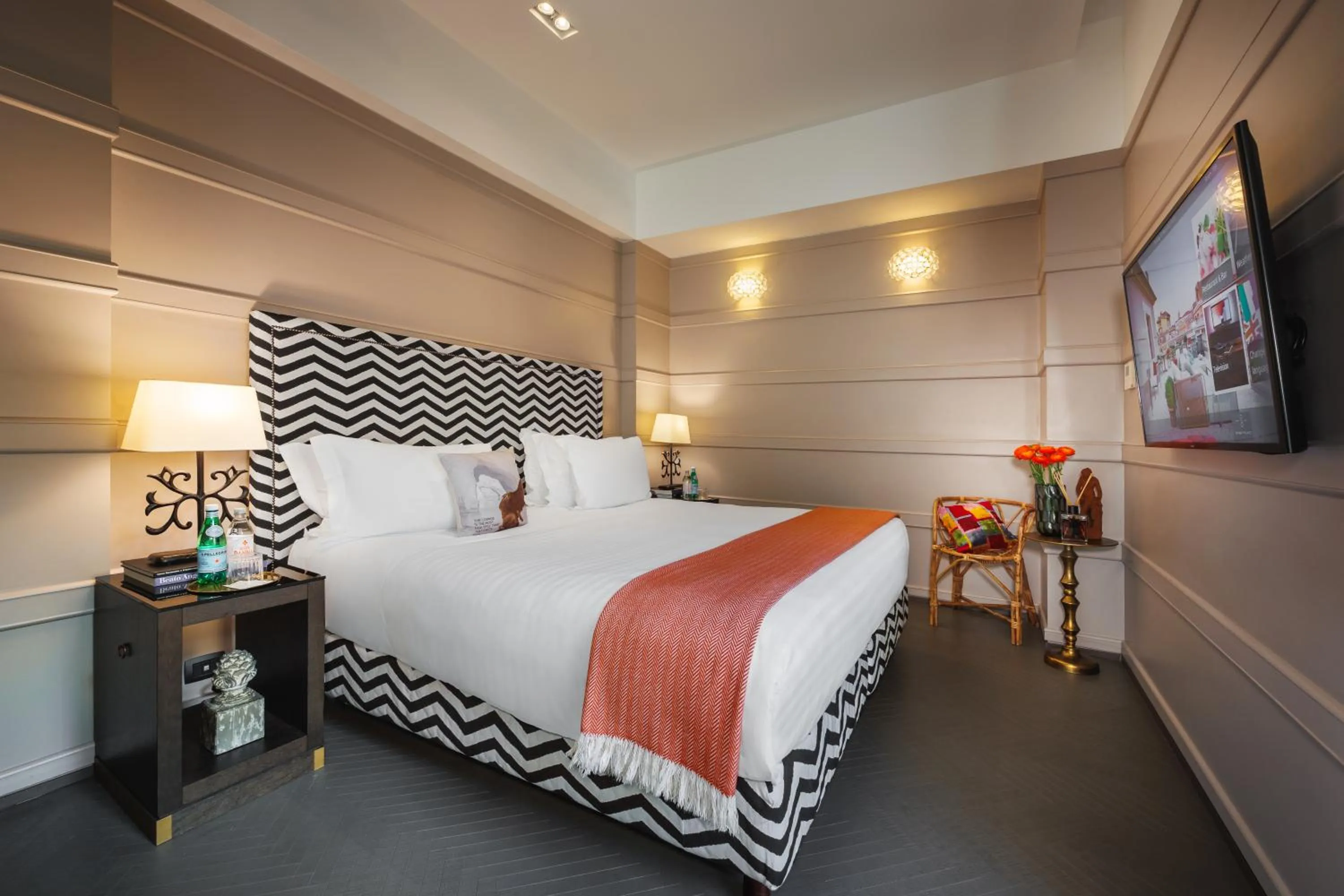 Bed in Singer Palace Hotel Roma