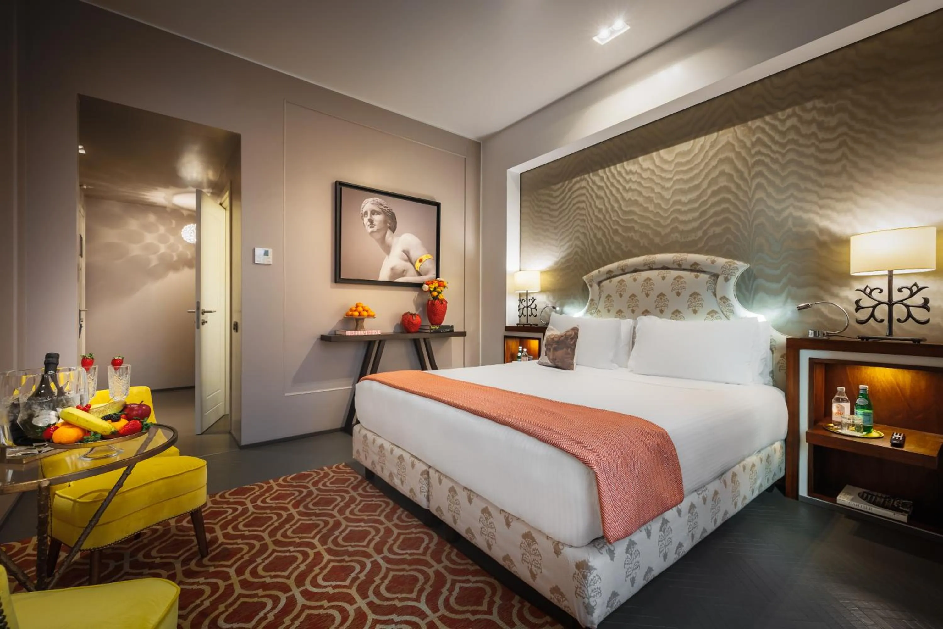 Bed in Singer Palace Hotel Roma