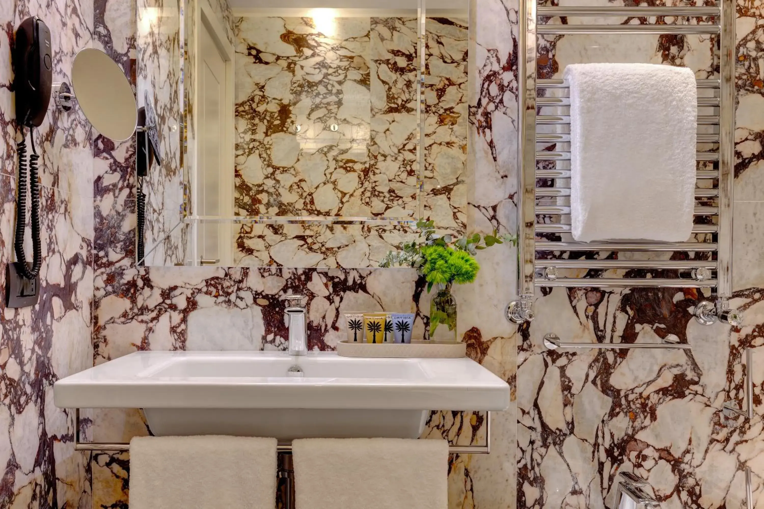 King Executive Suite in Singer Palace Hotel Roma King Executive Suite in Singer Palace Hotel Roma