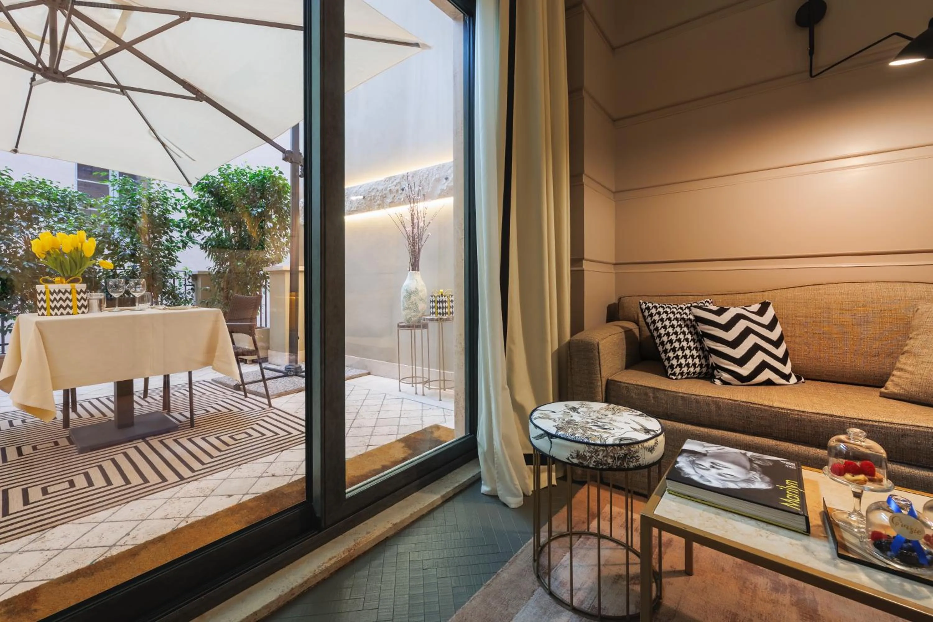 Patio in Singer Palace Hotel Roma