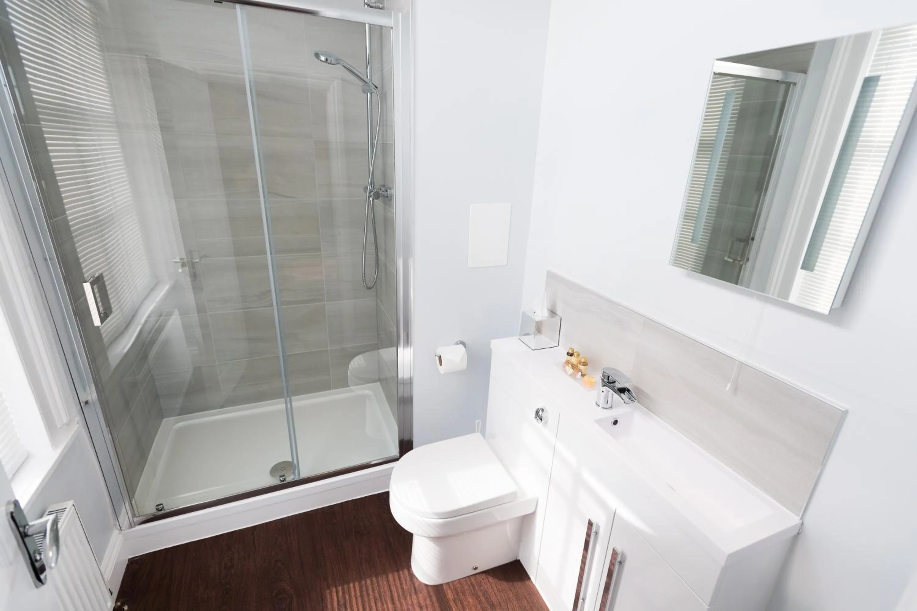 Shower in The Mortimer Arms